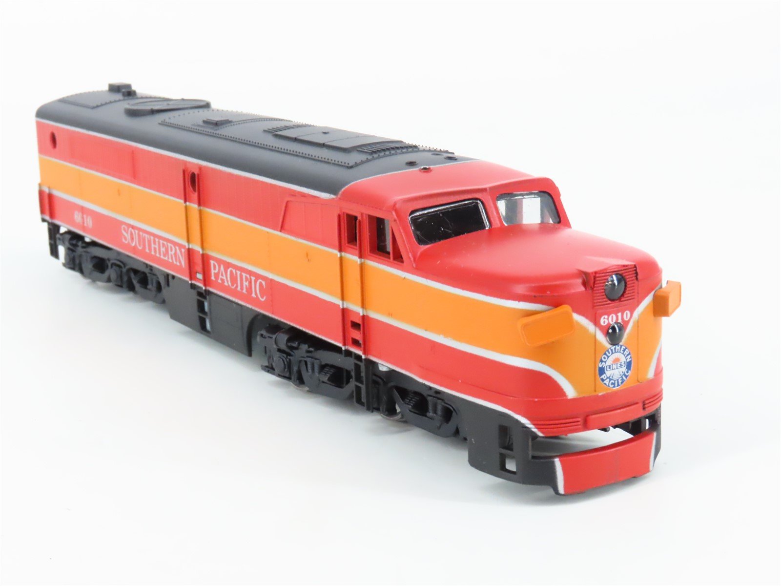 HO Scale Athearn 3306 SP Southern Pacific Daylight PA-1 Diesel Locomotive #6010