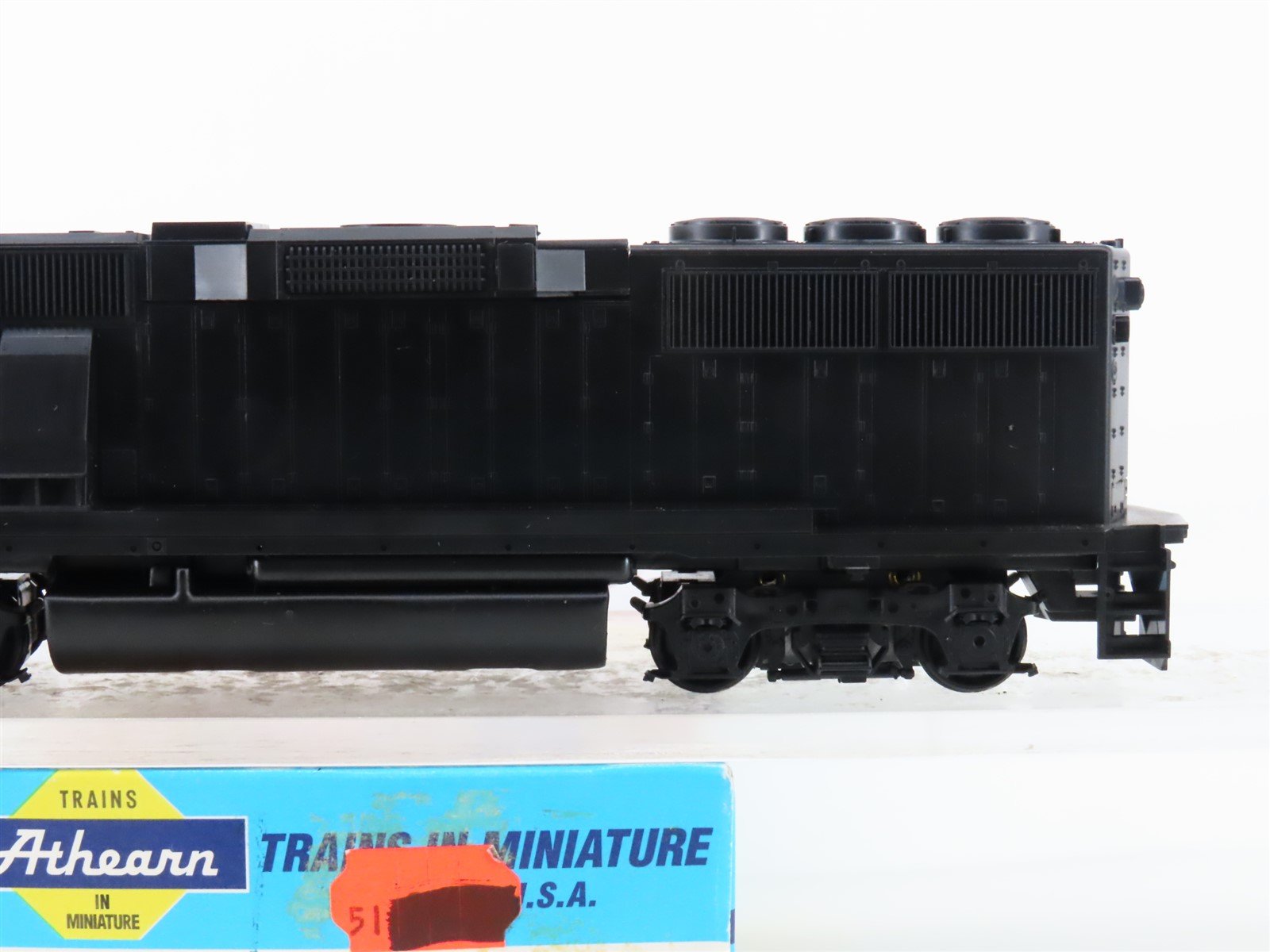 HO Scale Athearn 4771 Undecorated GP60 Diesel Locomotive UNPOWERED