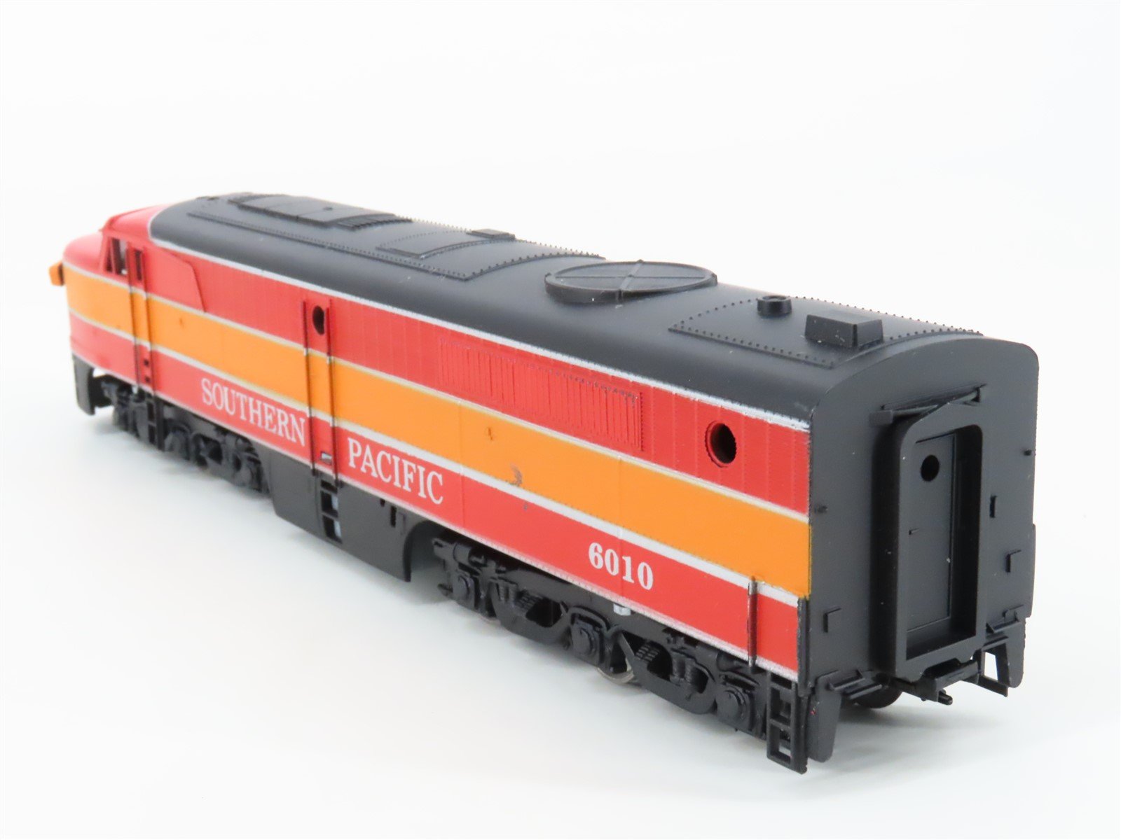 HO Scale Athearn 3306 SP Southern Pacific Daylight PA-1 Diesel Locomotive #6010