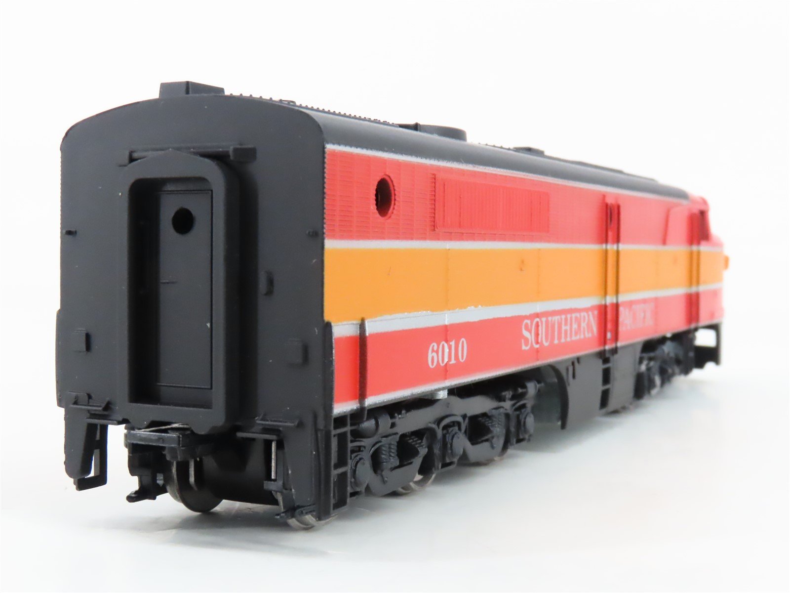 HO Scale Athearn 3306 SP Southern Pacific Daylight PA-1 Diesel Locomotive #6010