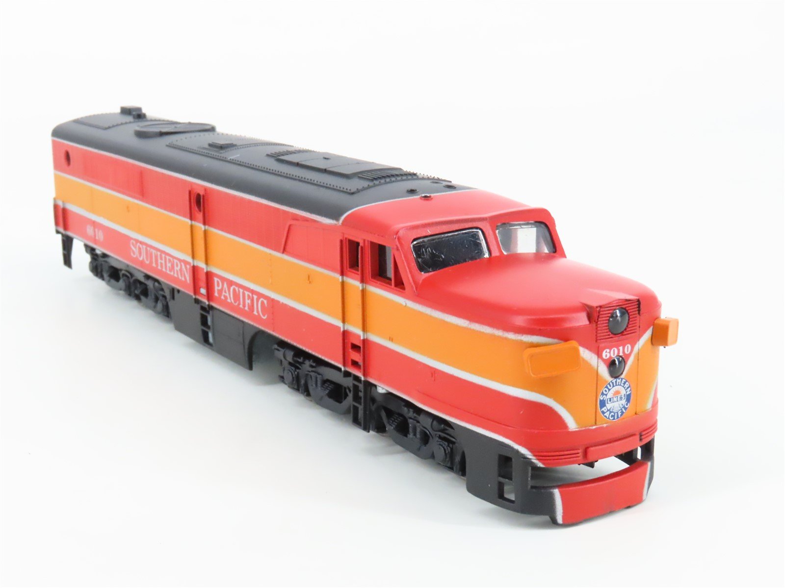 HO Scale Athearn 3306 SP Southern Pacific Daylight PA-1 Diesel Locomotive #6010