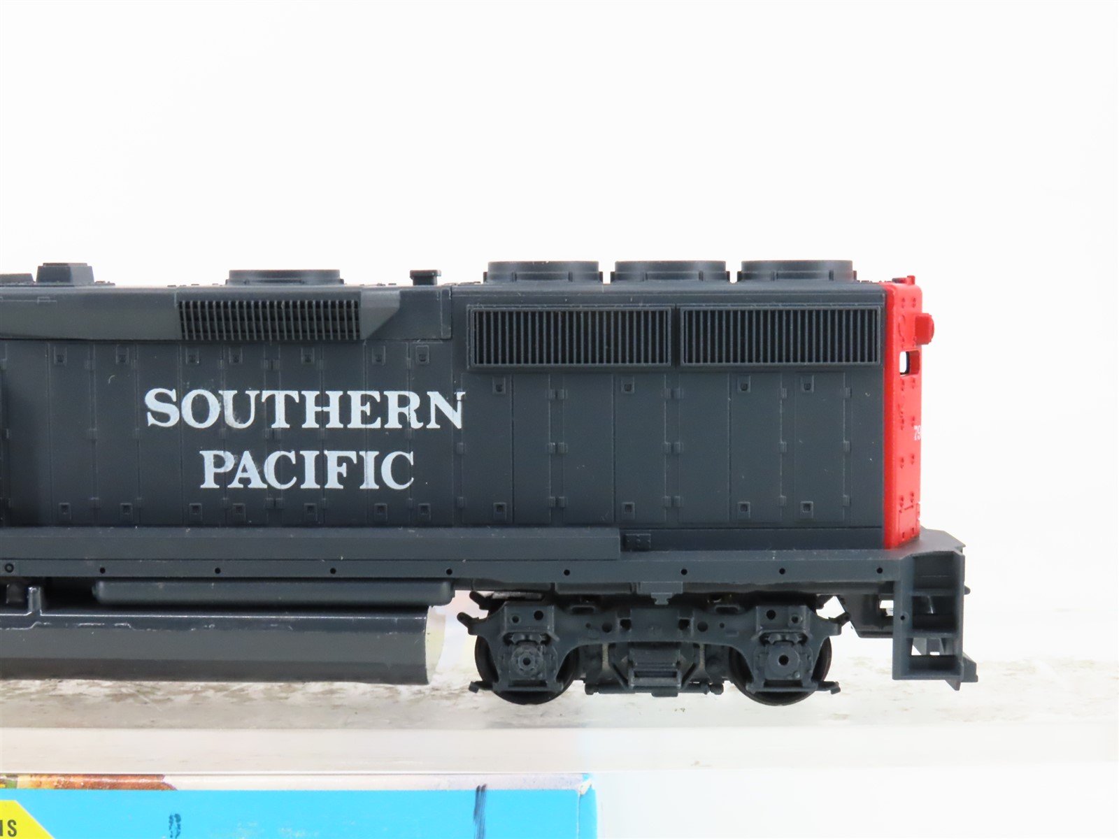 HO Scale Athearn 4727 SP Southern Pacific GP40-2 Diesel Loco #7908 UNPOWERED
