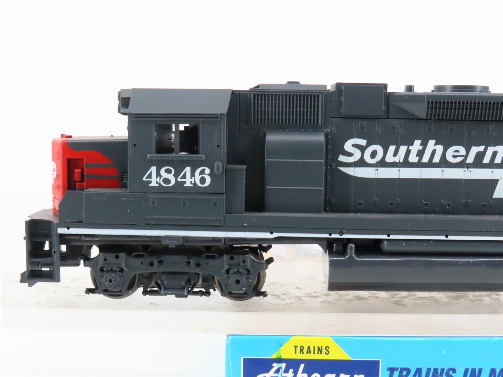 HO Scale Athearn 4610 SP Southern Pacific GP38-2 Diesel Locomotive #4846
