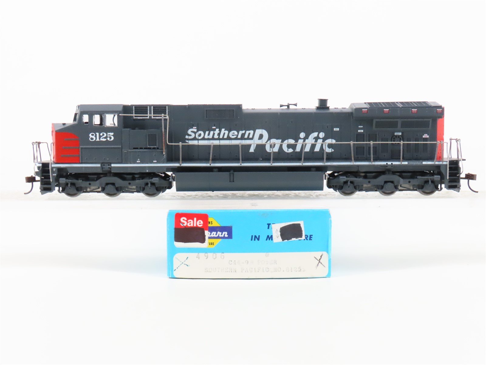 HO Scale Athearn 4906 SP Southern Pacific C44-9W Diesel Locomotive #8125