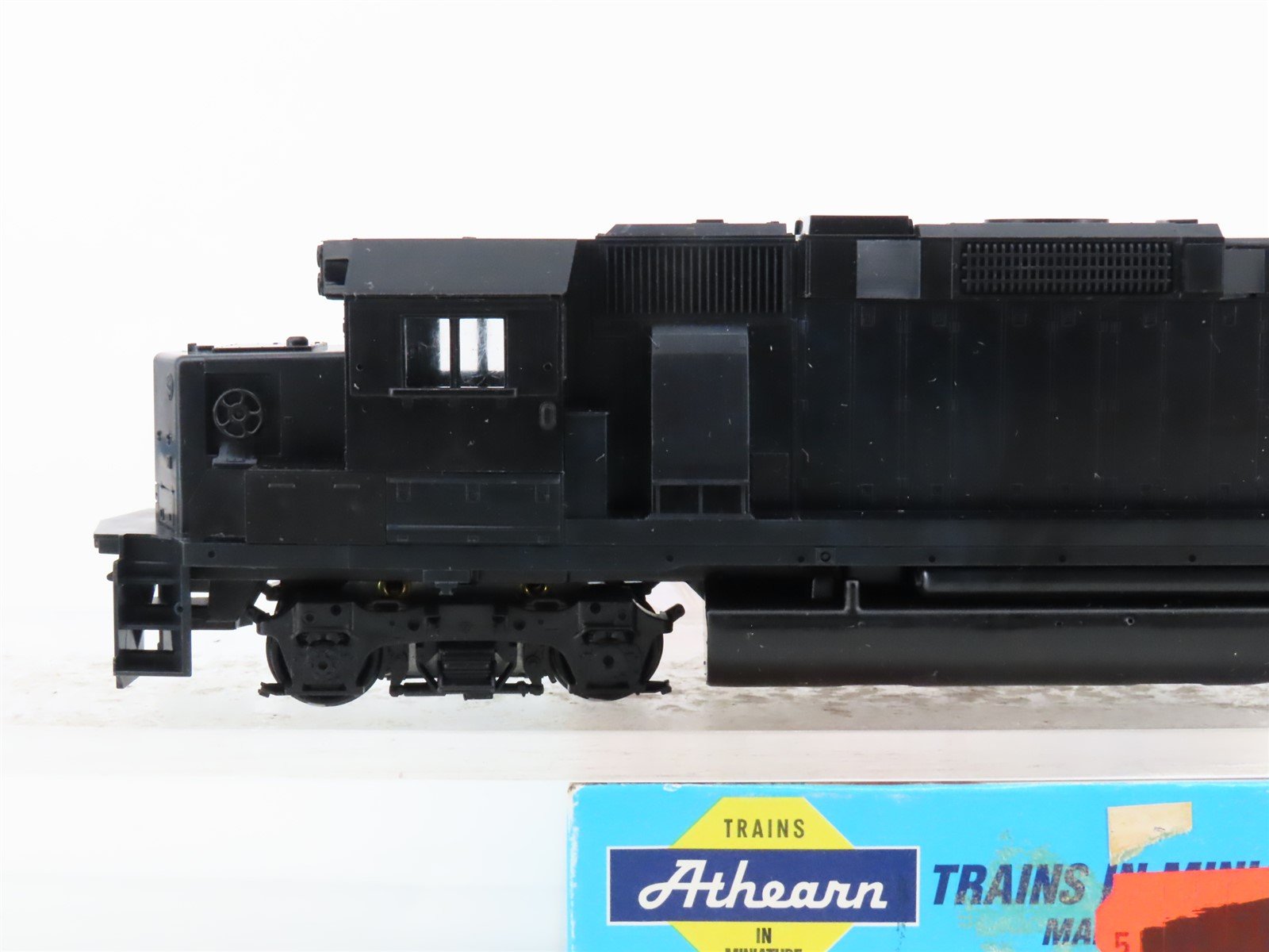 HO Scale Athearn 4771 Undecorated GP60 Diesel Locomotive