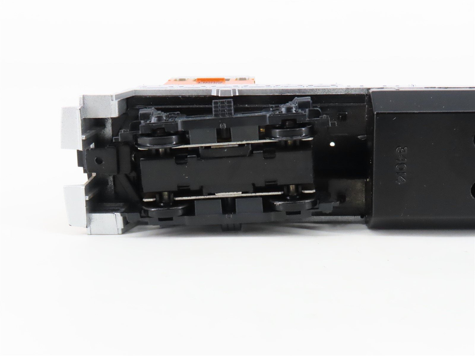 HO Scale Athearn WP Western Pacific U18B Diesel Locomotive UNPOWERED