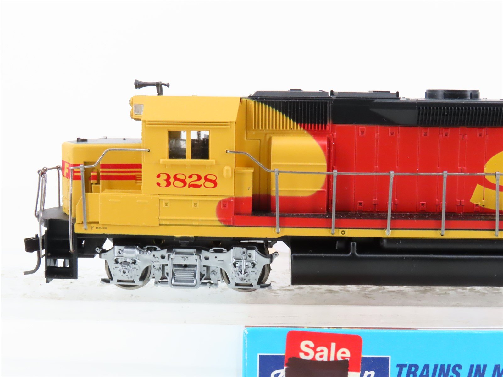 HO Scale Athearn 4635 ATSF Santa Fe Merger GP50 Diesel Locomotive #3828