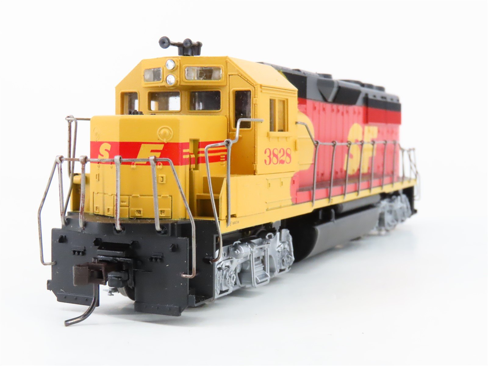 HO Scale Athearn 4635 ATSF Santa Fe Merger GP50 Diesel Locomotive #3828
