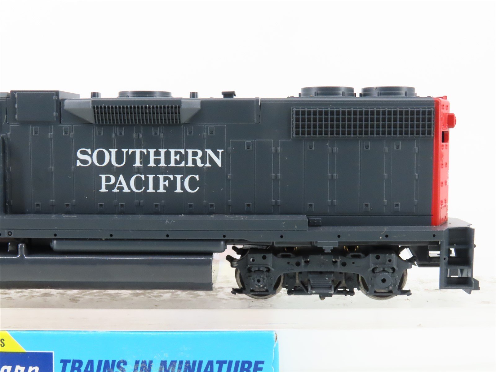 HO Scale Athearn 4610 SP Southern Pacific GP38-2 Diesel Locomotive #4823
