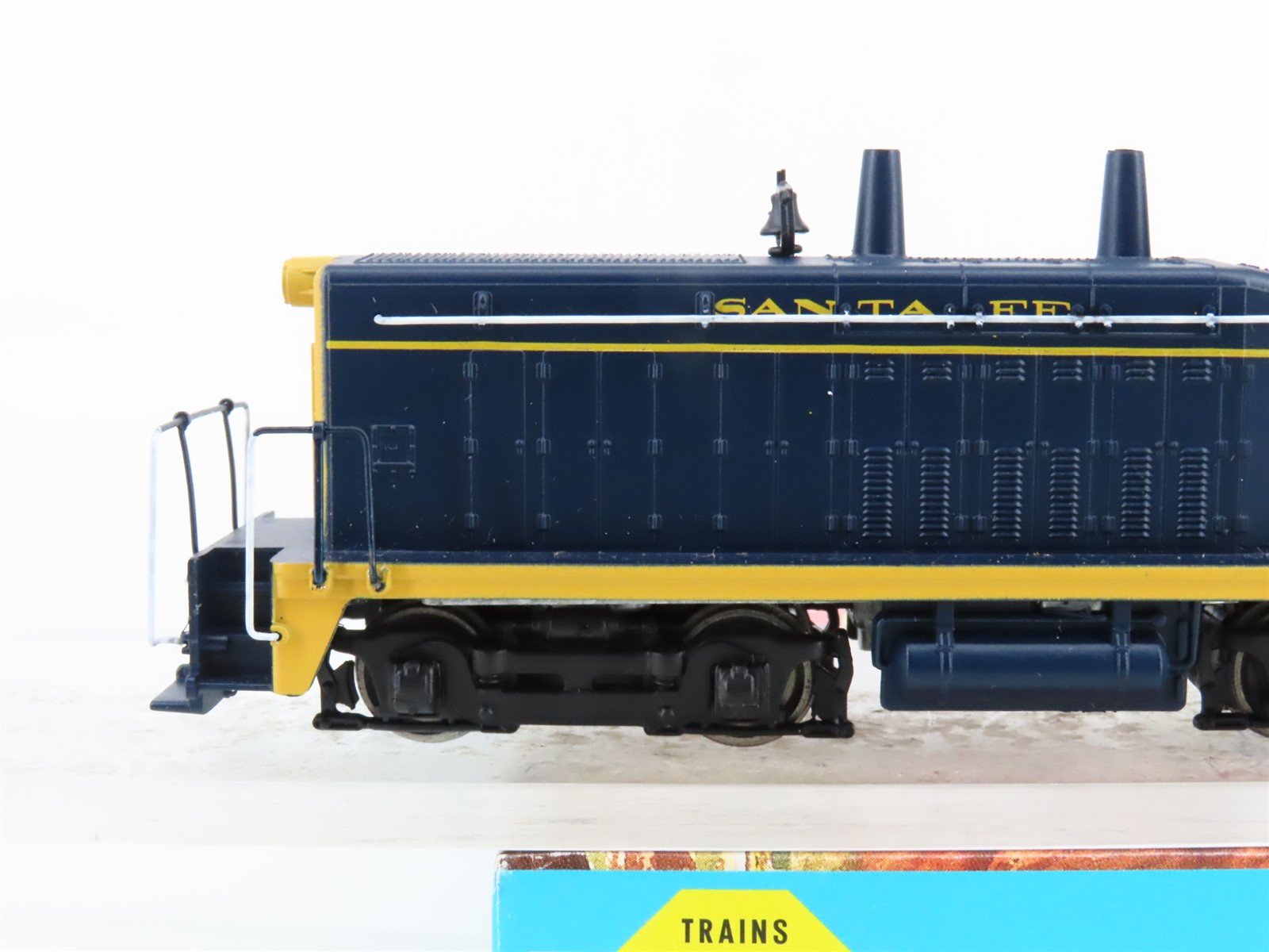 HO Scale Athearn 4005 ATSF Santa Fe SW7 Diesel Locomotive #2426