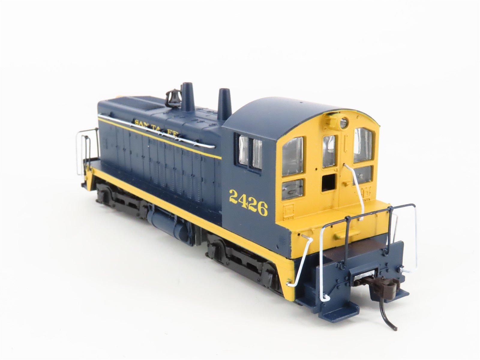 HO Scale Athearn 4005 ATSF Santa Fe SW7 Diesel Locomotive #2426