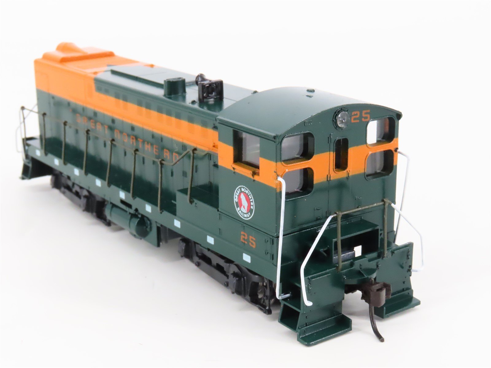 HO Scale Athearn 3704 GN Great Northern S-12 Diesel Locomotive #25