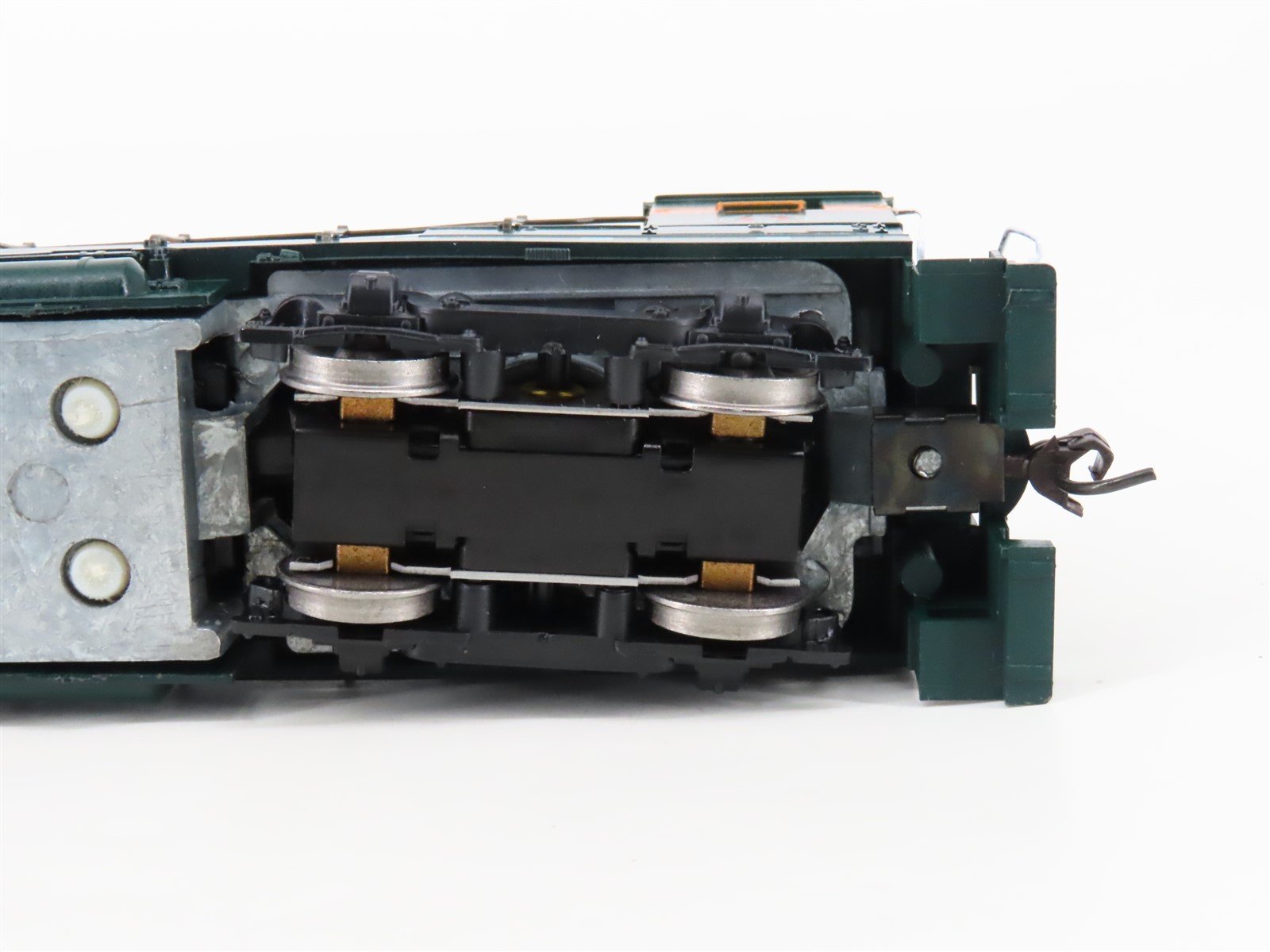 HO Scale Athearn 3704 GN Great Northern S-12 Diesel Locomotive #25
