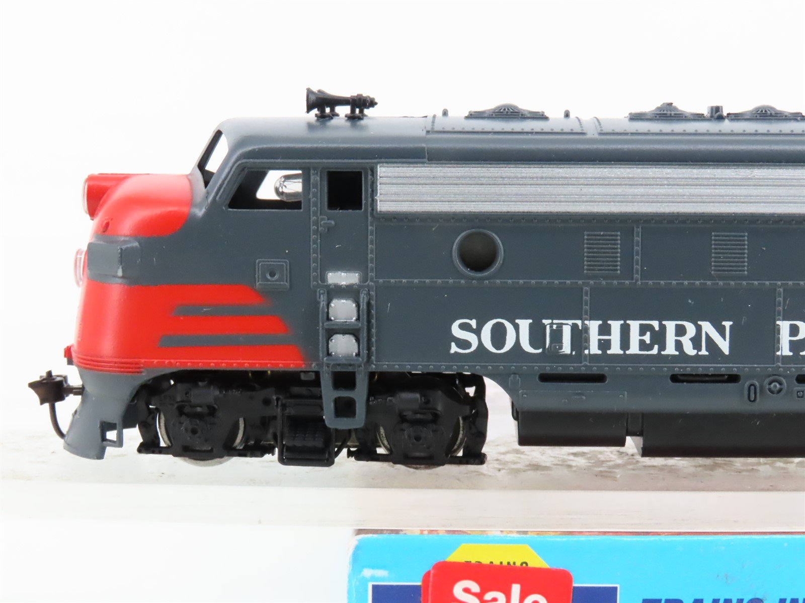 HO Scale Athearn 3209 SP Southern Pacific F7A Diesel Locomotive #6352