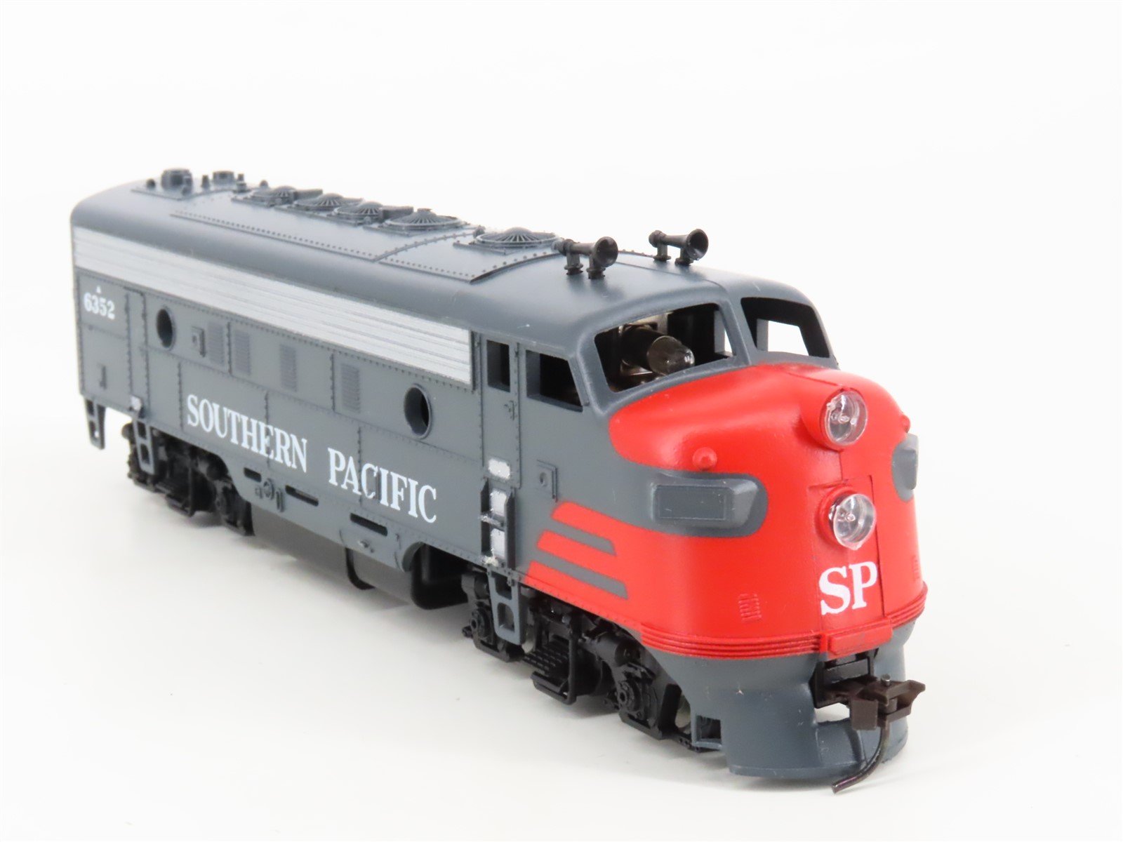 HO Scale Athearn 3209 SP Southern Pacific F7A Diesel Locomotive #6352