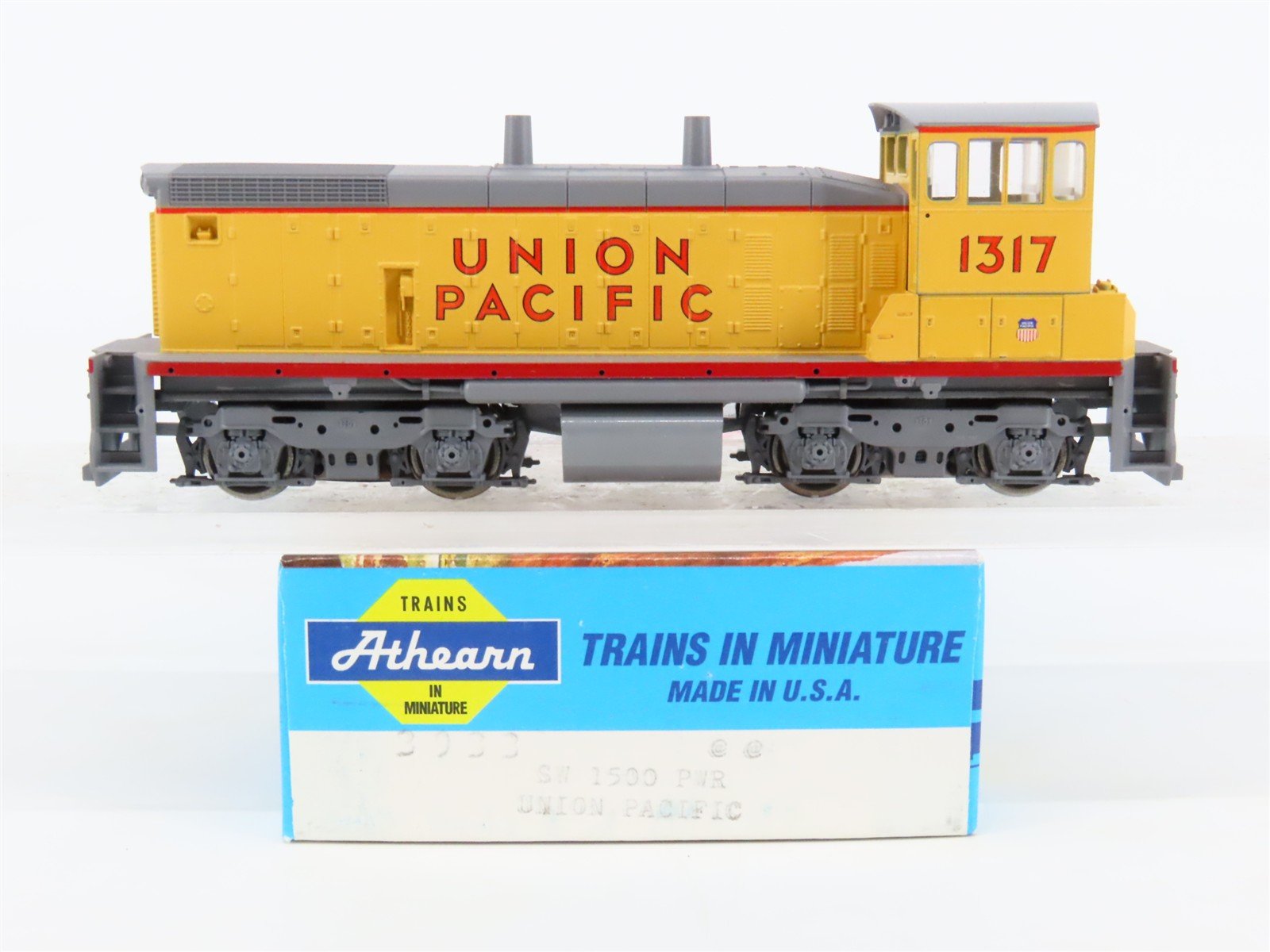 HO Scale Athearn 3933 UP Union Pacific SW1500 Diesel Switcher #1317