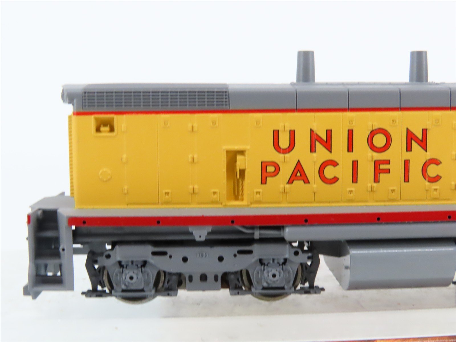 HO Scale Athearn 3933 UP Union Pacific SW1500 Diesel Switcher #1317