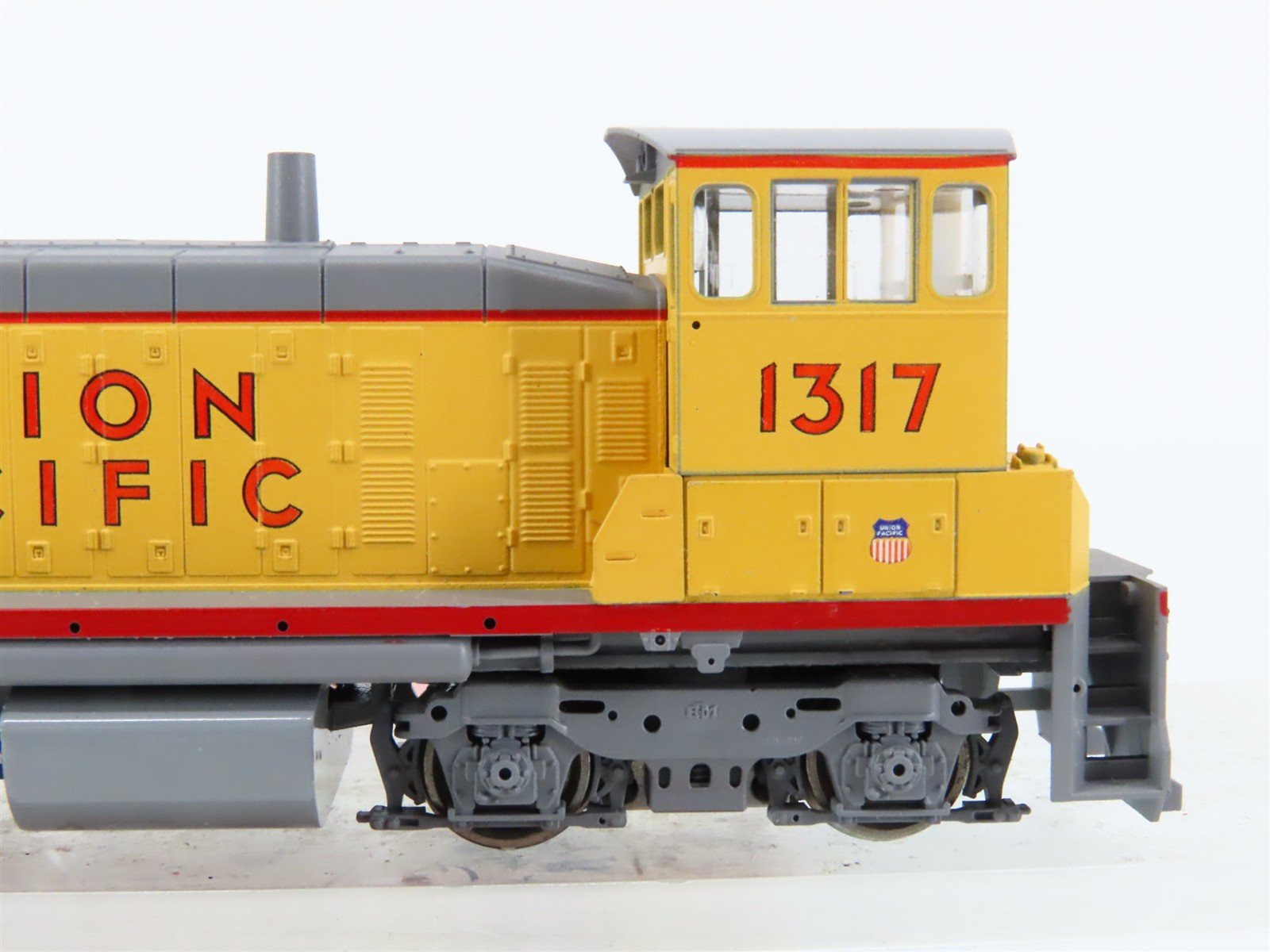 HO Scale Athearn 3933 UP Union Pacific SW1500 Diesel Switcher #1317