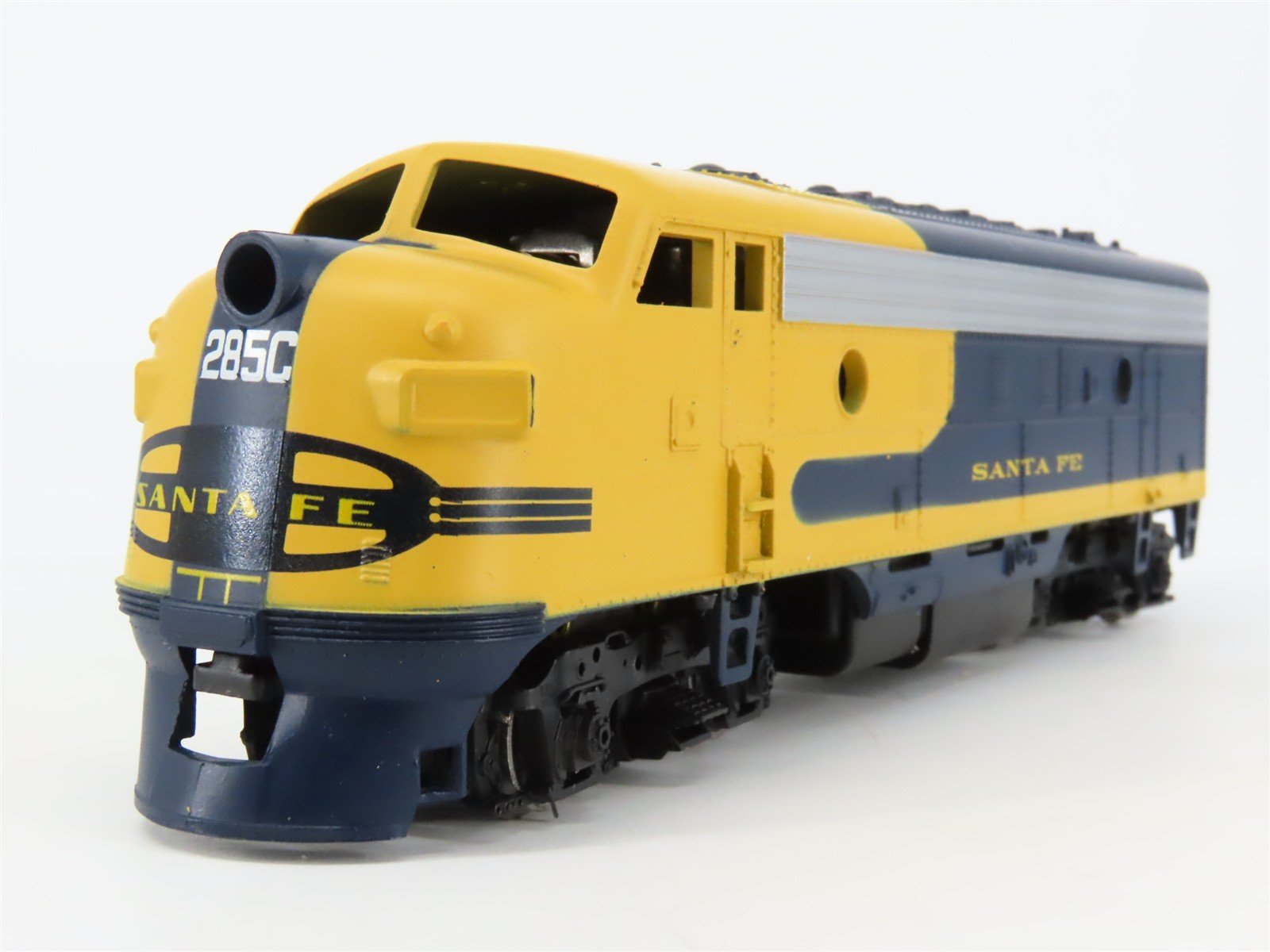 HO Scale Athearn 3203 ATSF Santa Fe EMD F7A Diesel Locomotive #285C