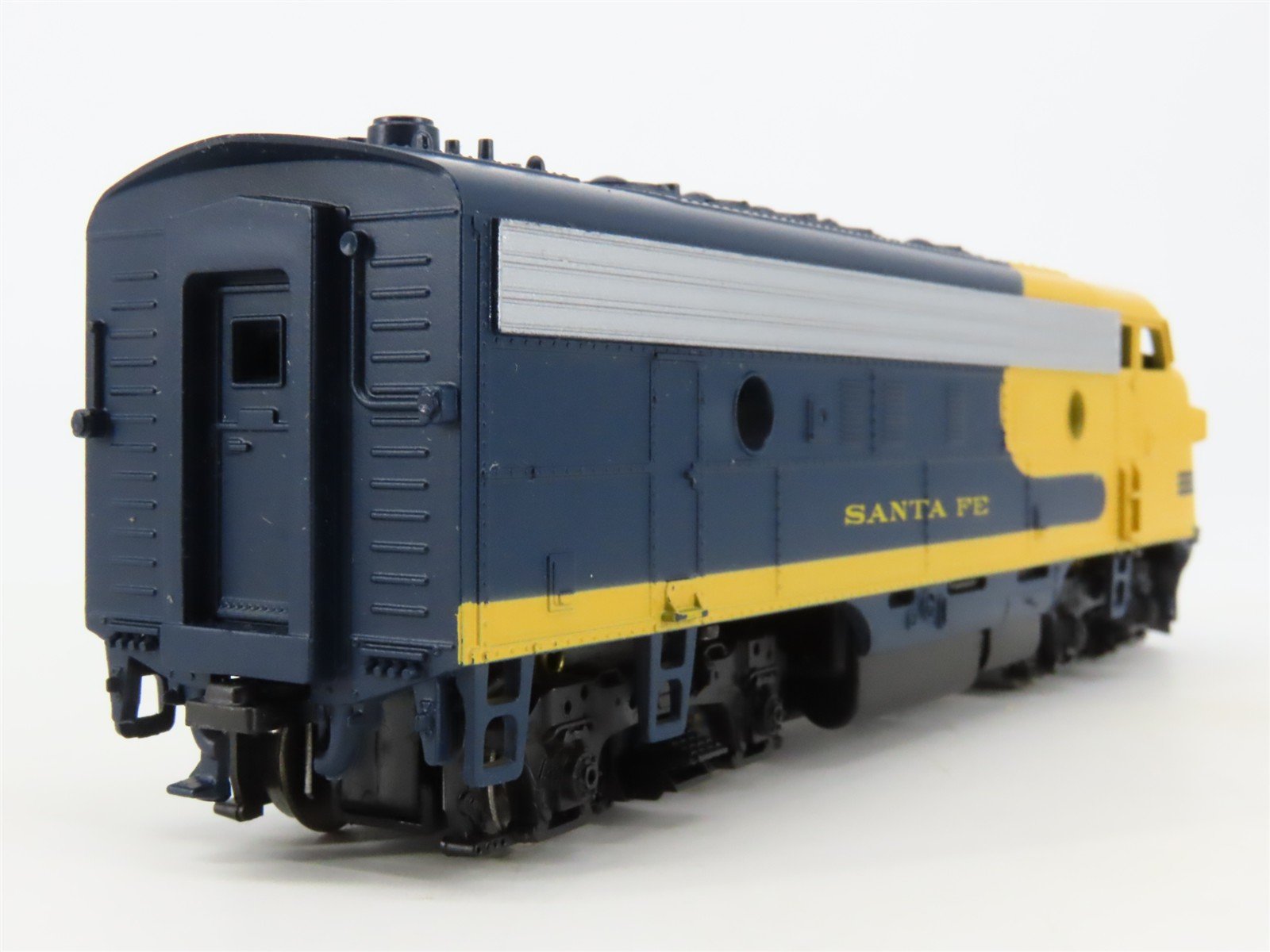 HO Scale Athearn 3203 ATSF Santa Fe EMD F7A Diesel Locomotive #285C