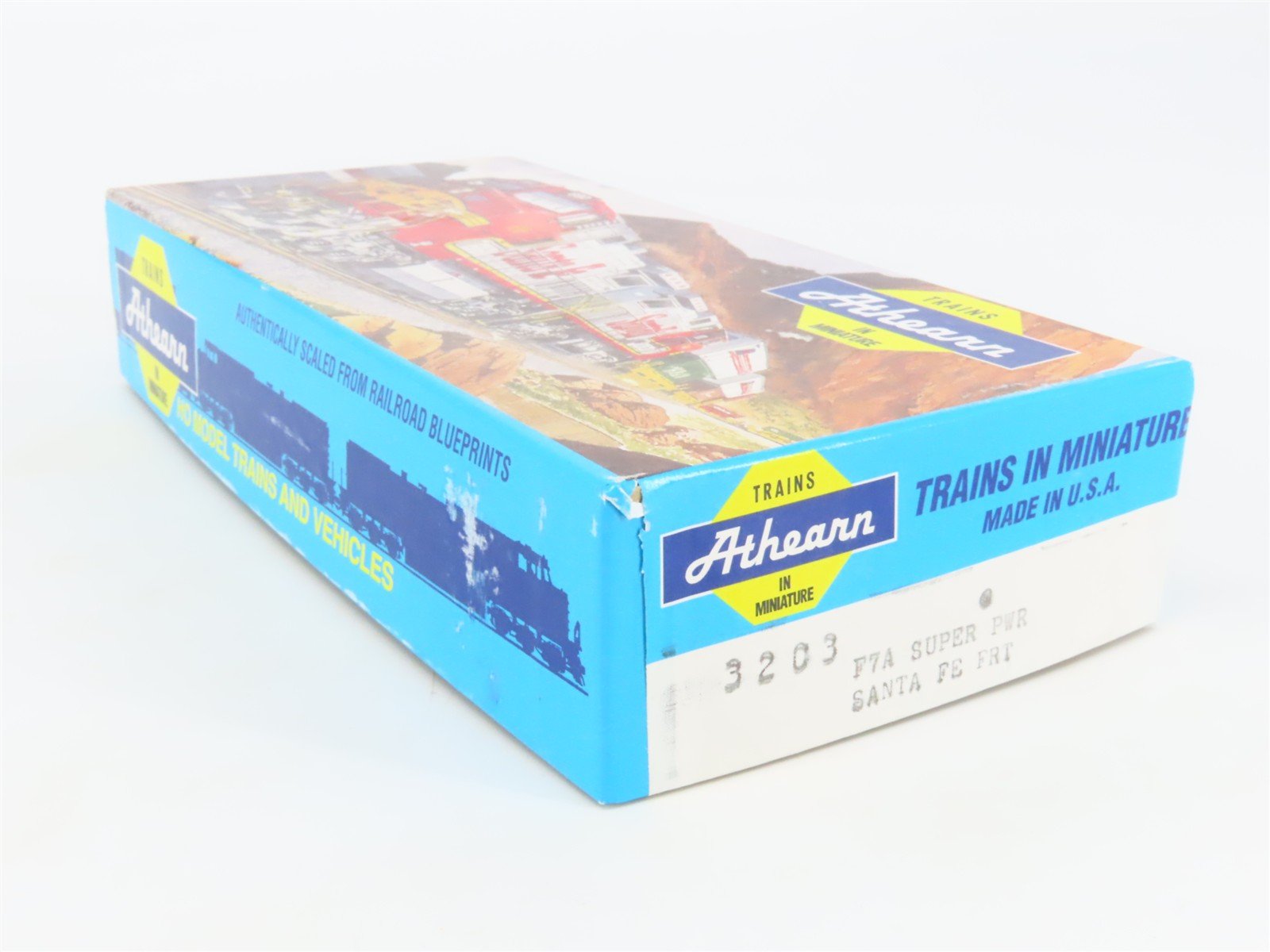 HO Scale Athearn 3203 ATSF Santa Fe EMD F7A Diesel Locomotive #285C