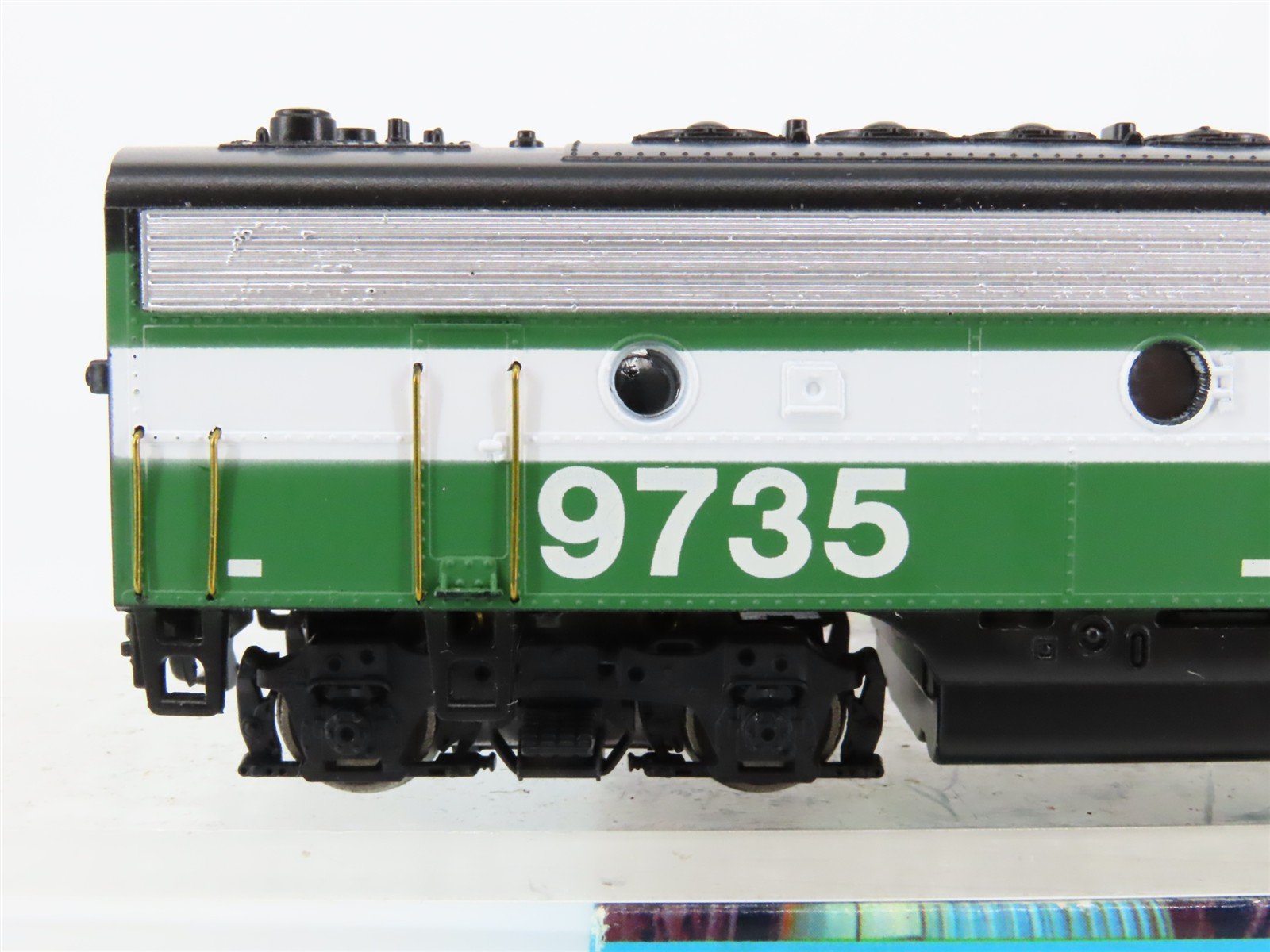 HO Scale Athearn 3212 BN Burlington Northern EMD F7B Diesel Locomotive #9735