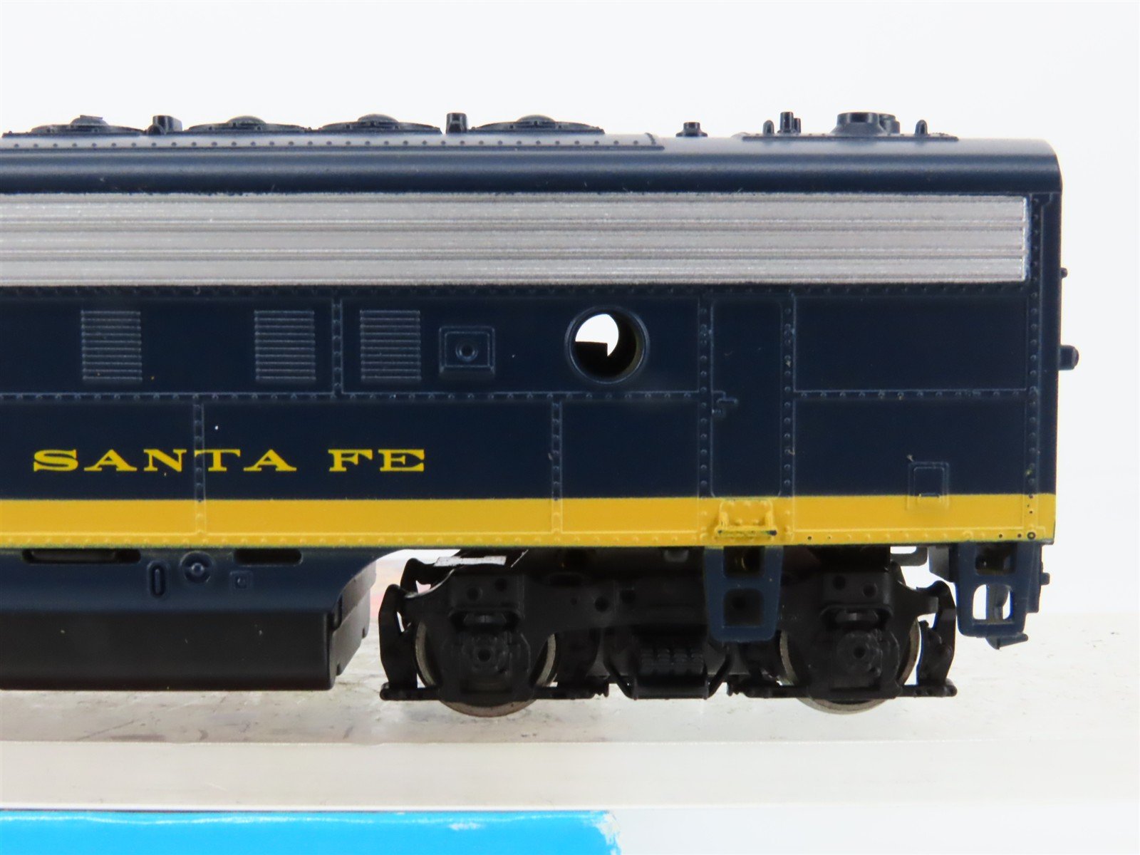 HO Scale Athearn 3203 ATSF Santa Fe EMD F7A Diesel Locomotive #285C