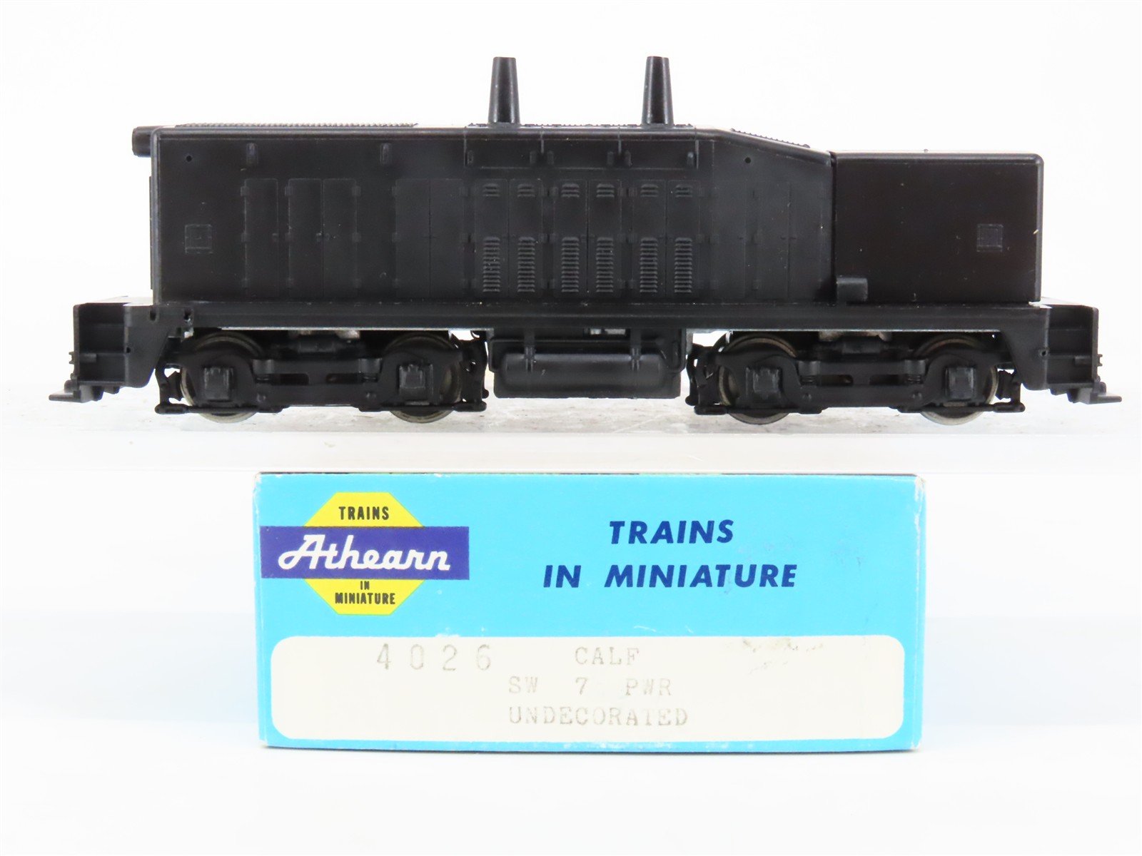 HO Scale Athearn 4026 Undecorated EMD SW7 Calf Diesel Switcher