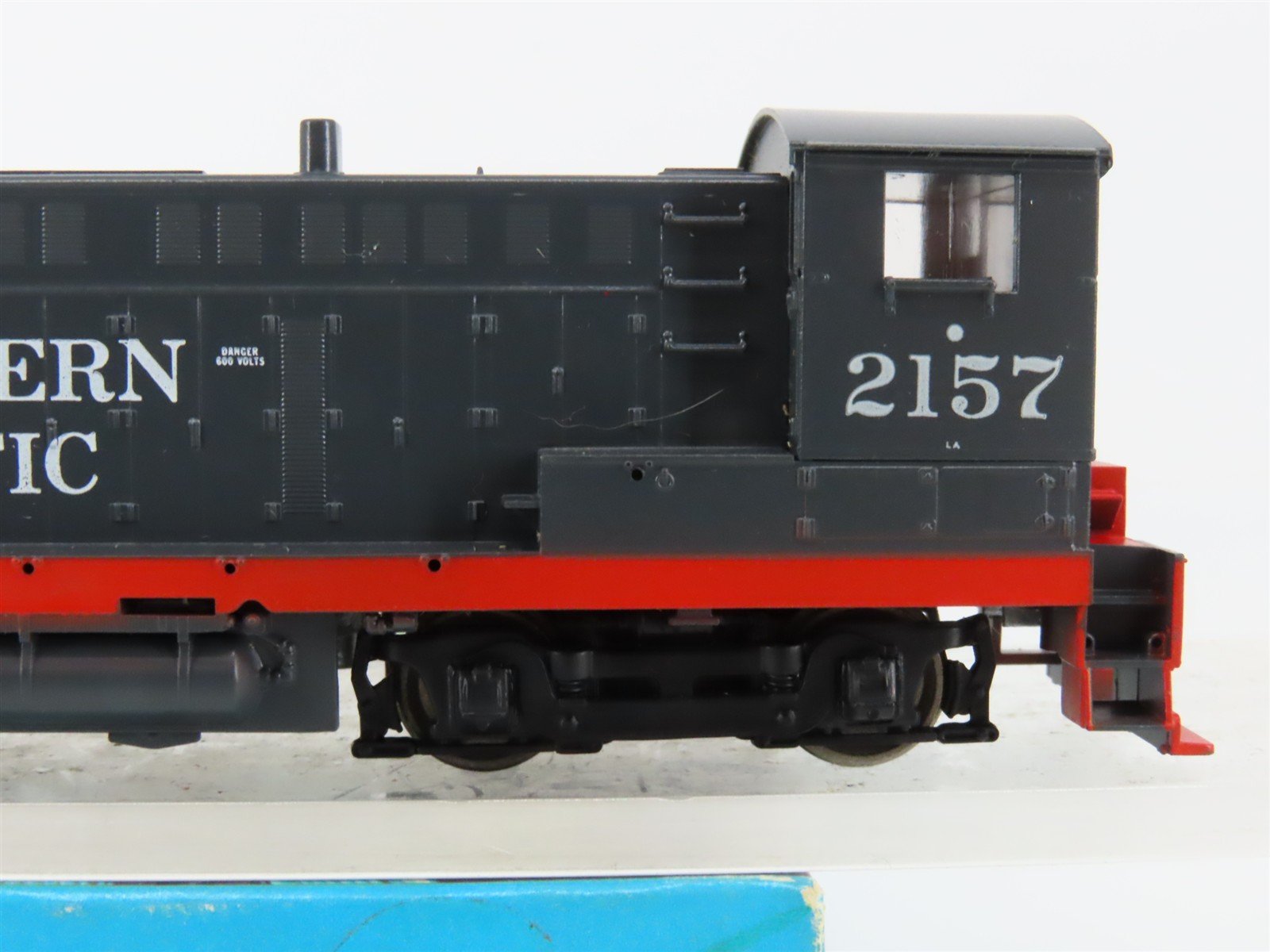 HO Scale Athearn 3708 SP Southern Pacific ALCO S12 Diesel Switcher #2157