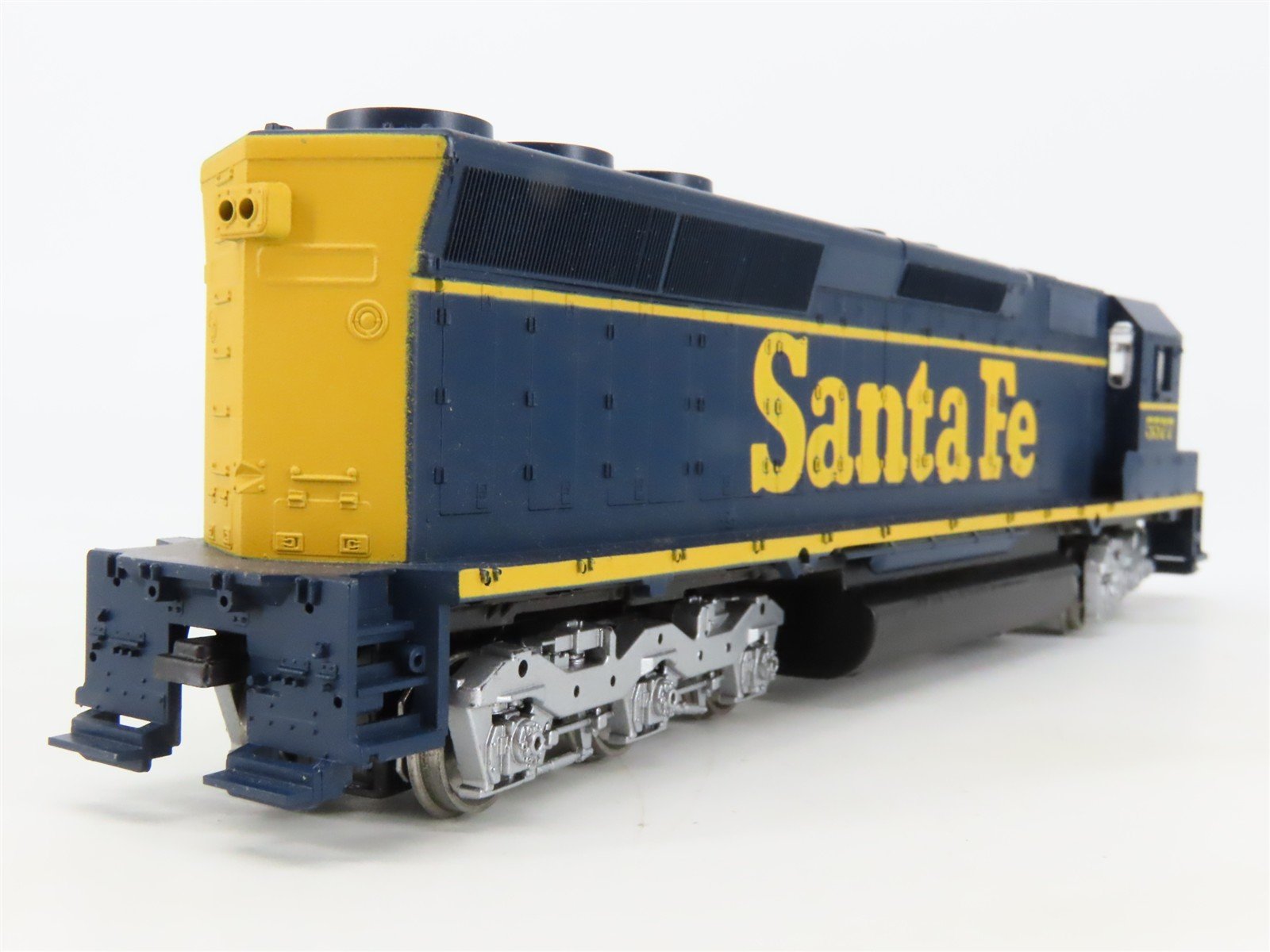 HO Scale Athearn 4165 ATSF Santa Fe EMD SD45 Diesel Locomotive #5577