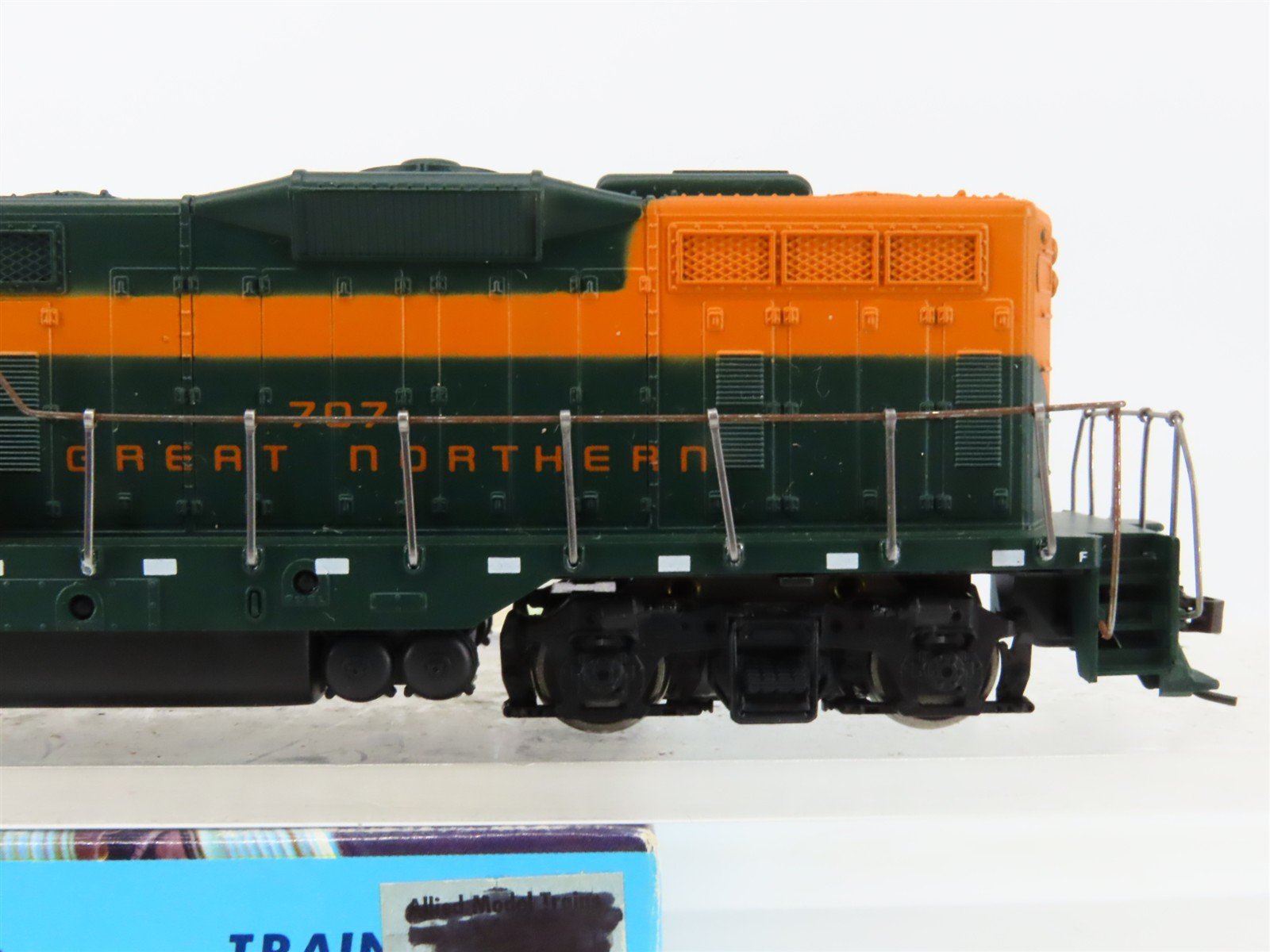 HO Scale Athearn 3157 GN Great Northern EMD GP9 Diesel Locomotive #707