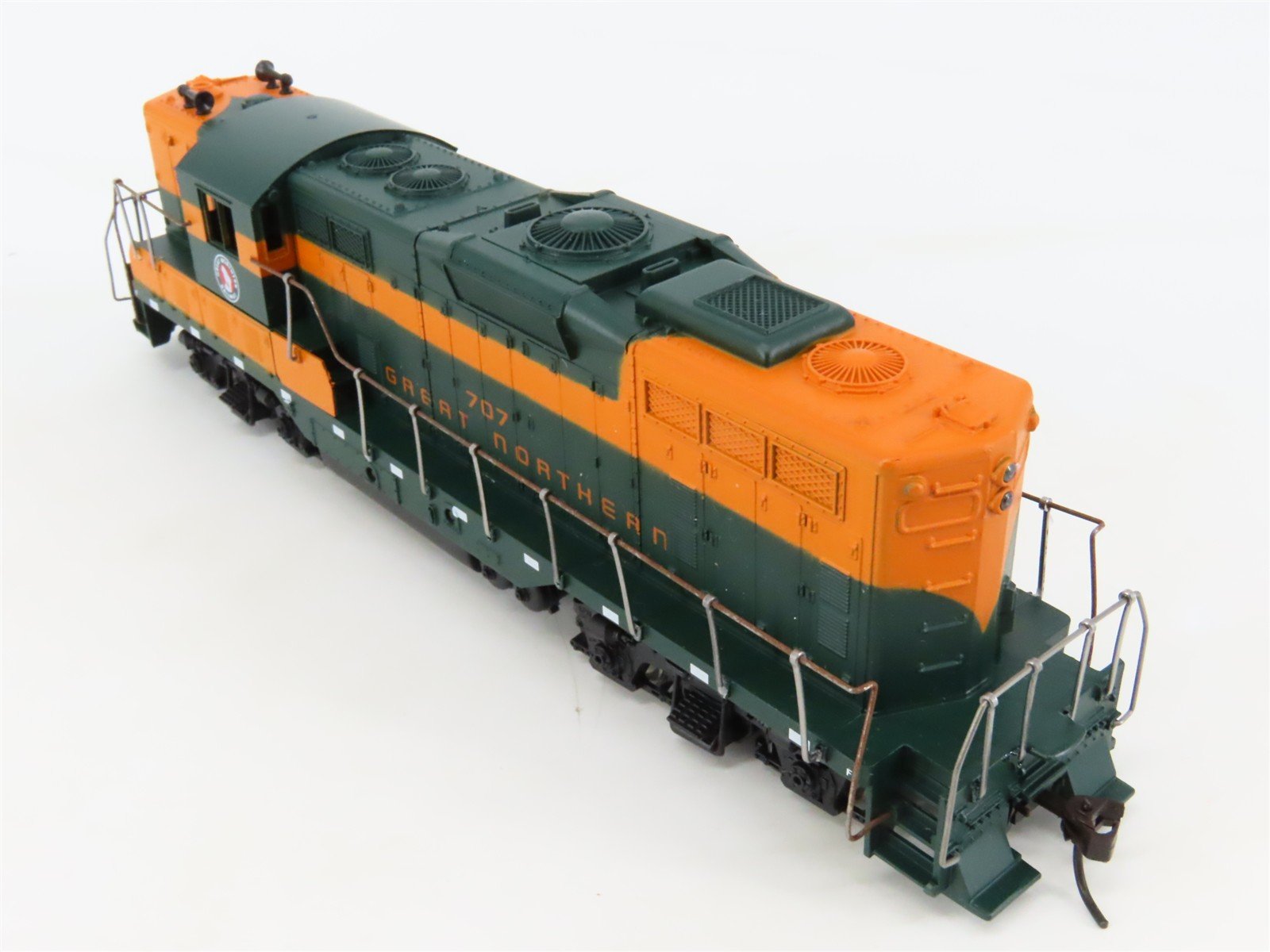 HO Scale Athearn 3157 GN Great Northern EMD GP9 Diesel Locomotive #707