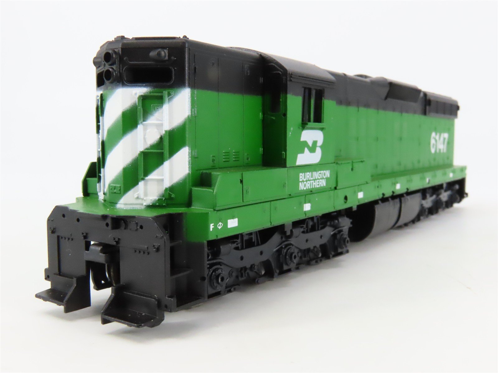 HO Scale Athearn 3802 BN Burlington Northern EMD SD9 Diesel Locomotive #6147