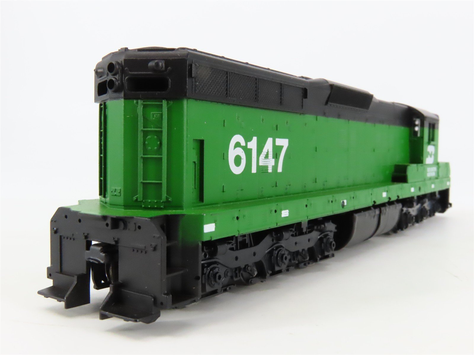 HO Scale Athearn 3802 BN Burlington Northern EMD SD9 Diesel Locomotive #6147