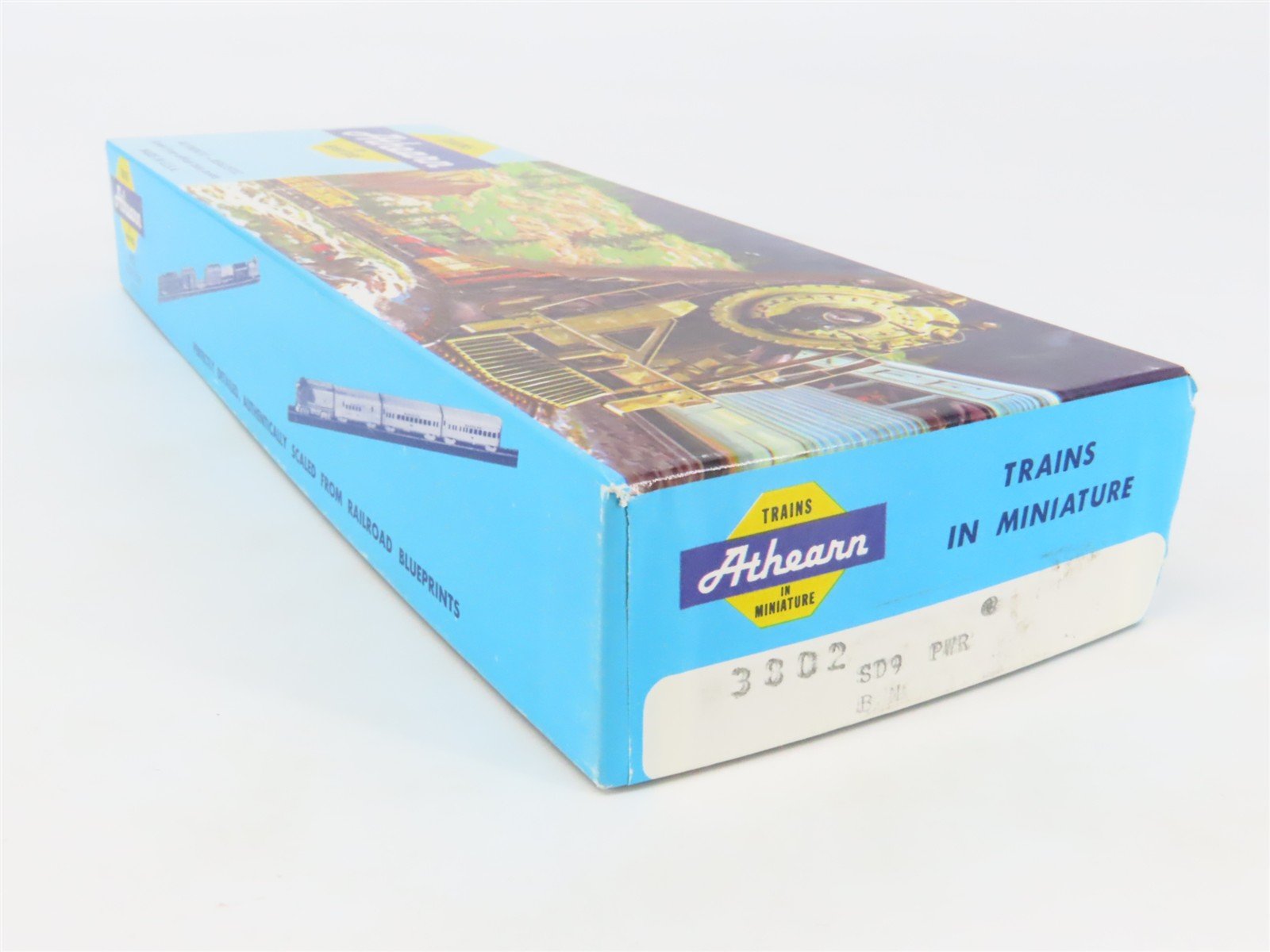 HO Scale Athearn 3802 BN Burlington Northern EMD SD9 Diesel Locomotive #6147