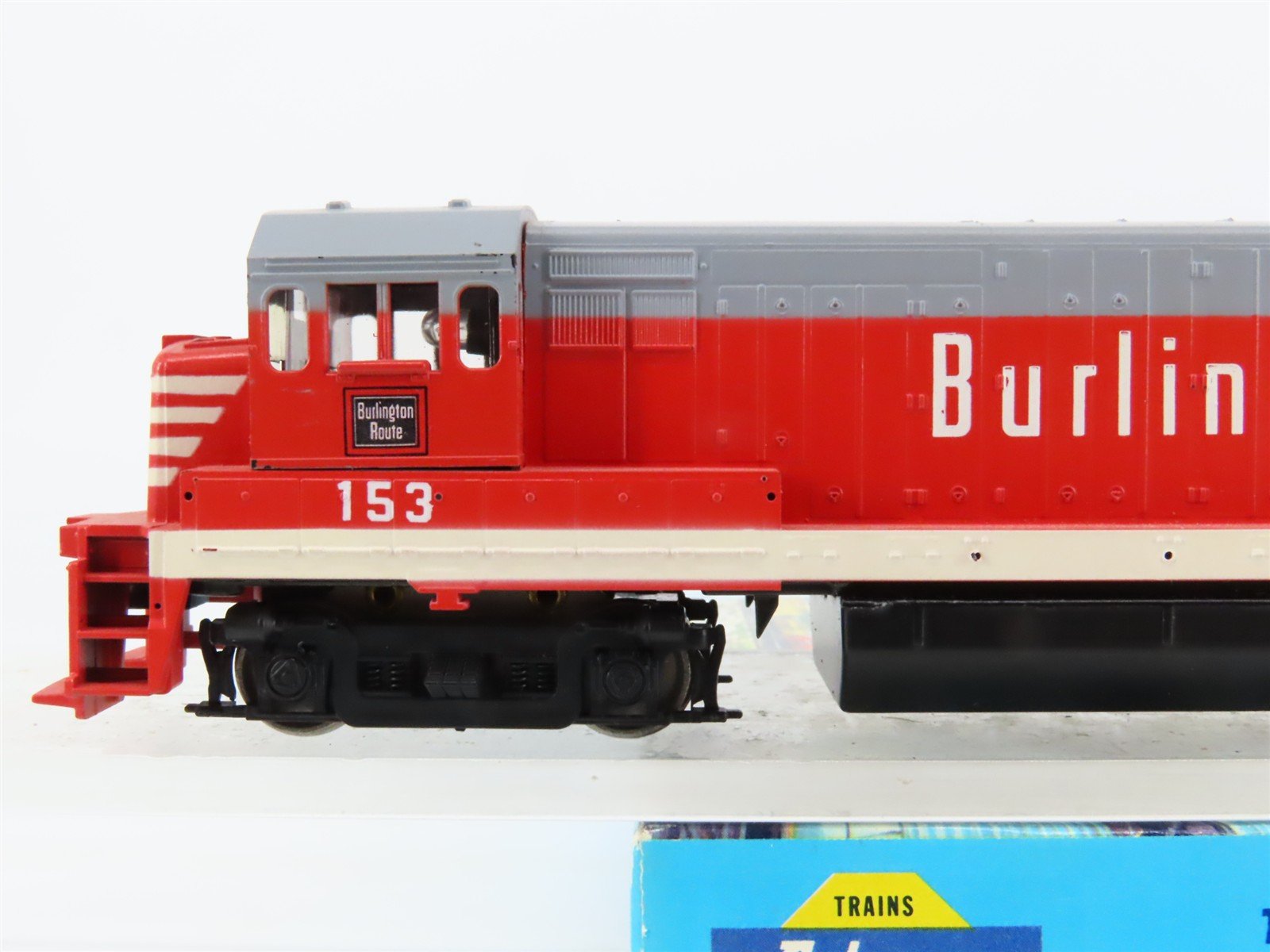 HO Scale Athearn 3441 CB&Q Burlington Route GE U30B Diesel Locomotive #153