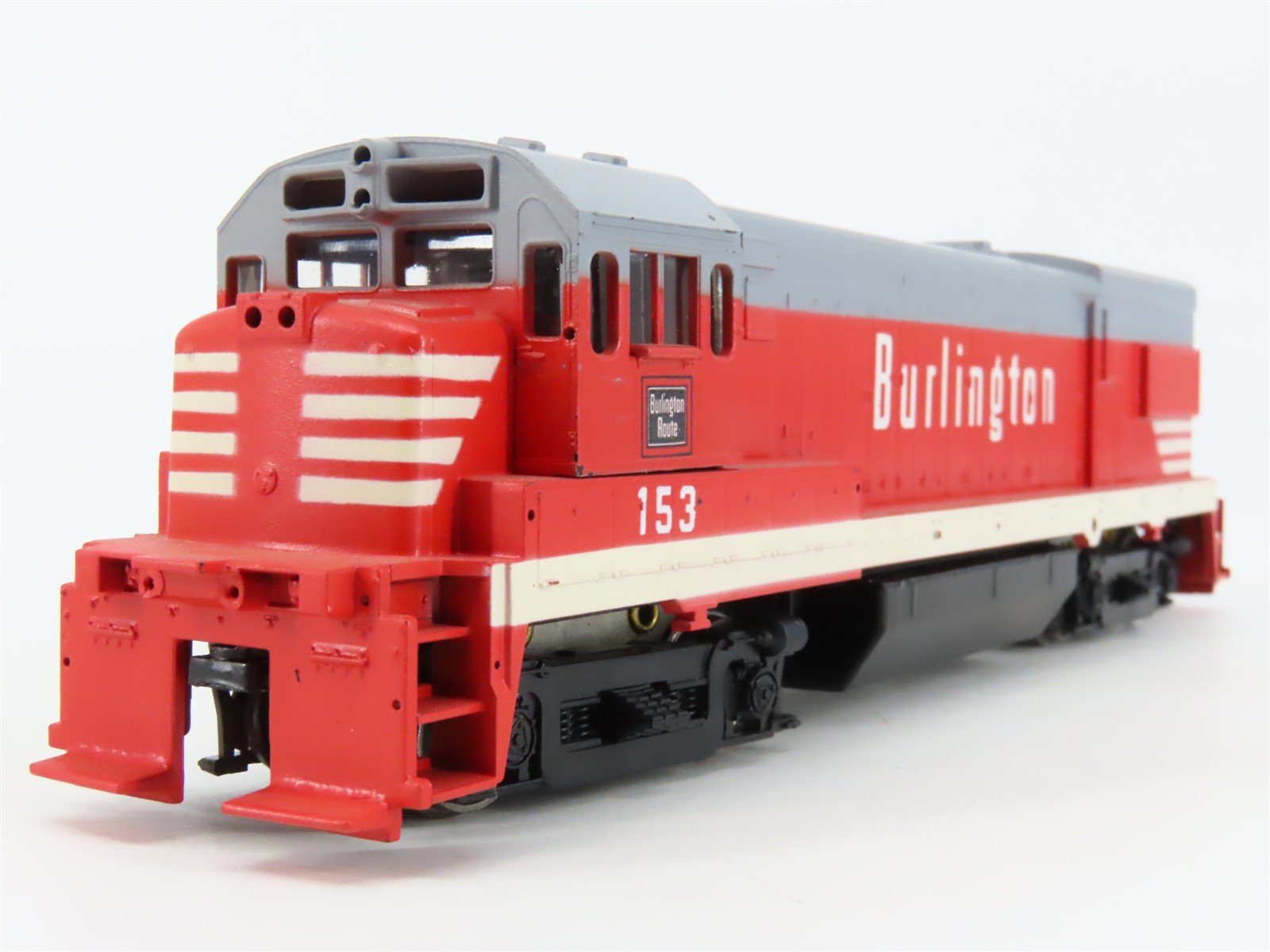 HO Scale Athearn 3441 CB&Q Burlington Route GE U30B Diesel Locomotive #153