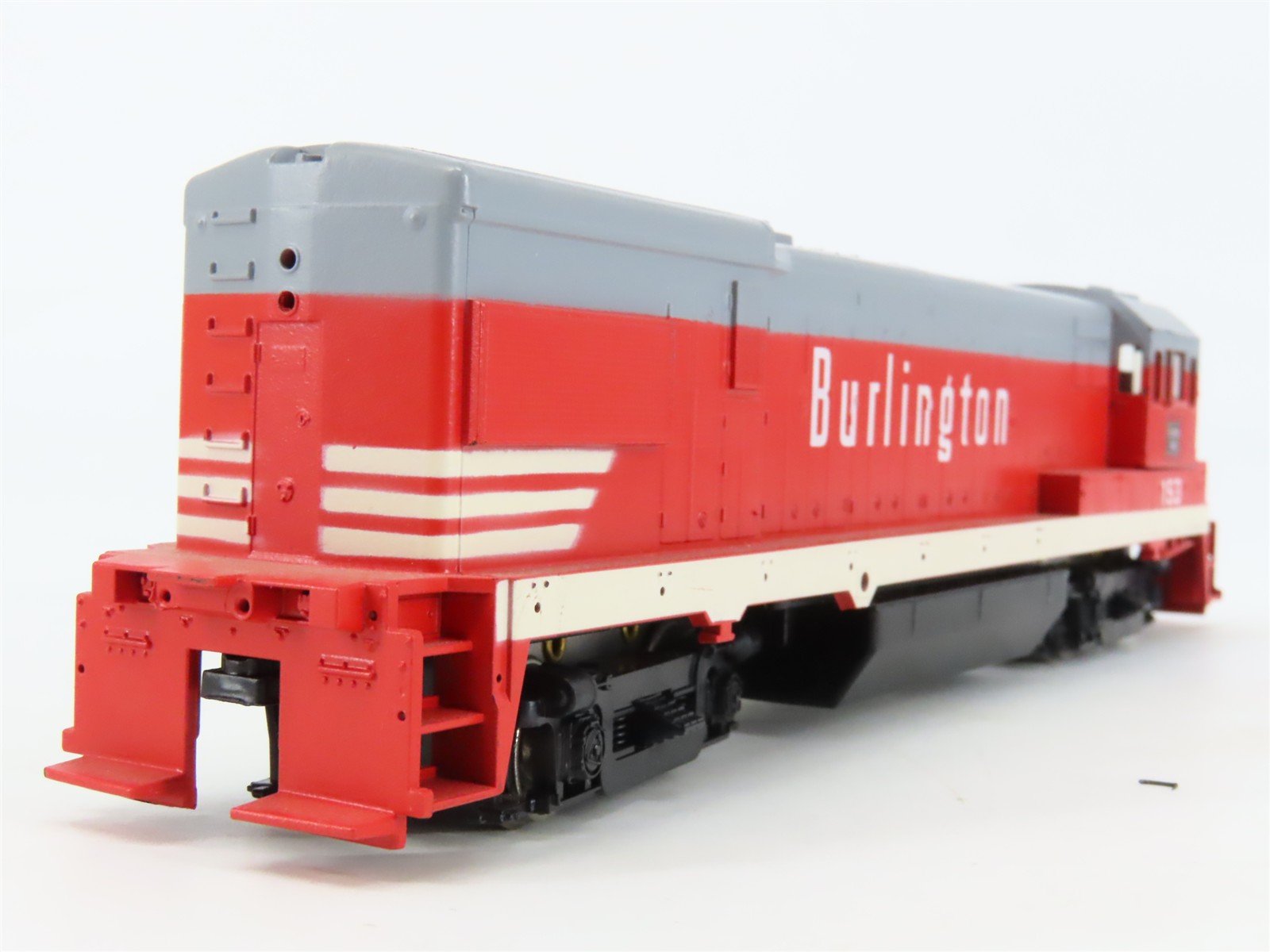 HO Scale Athearn 3441 CB&Q Burlington Route GE U30B Diesel Locomotive #153