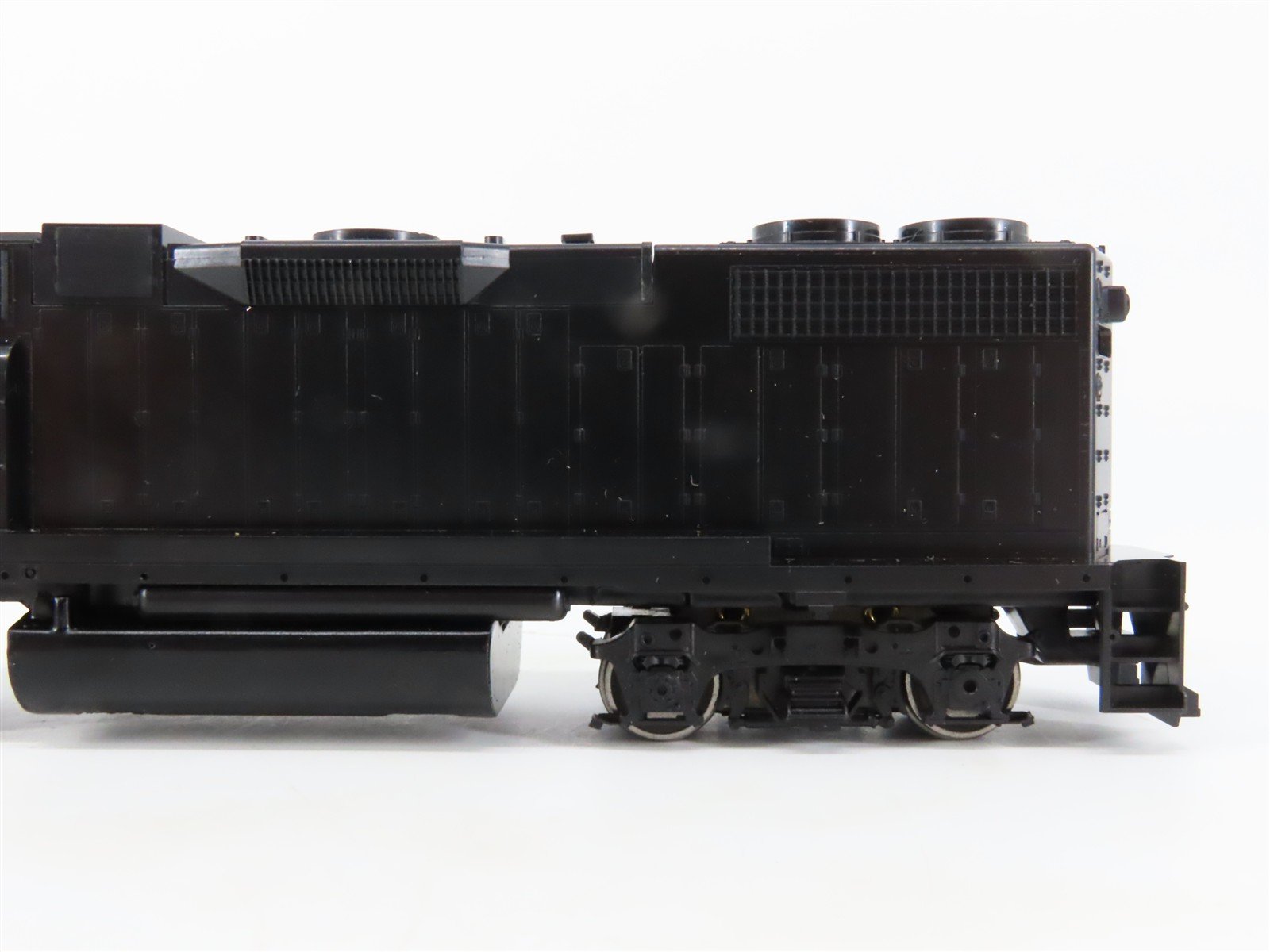 HO Scale Athearn Undecorated EMD GP38-2 Diesel Locomotive