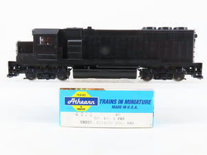 HO Scale Athearn 4701 Undecorated EMD GP40-2 Diesel Locomotive