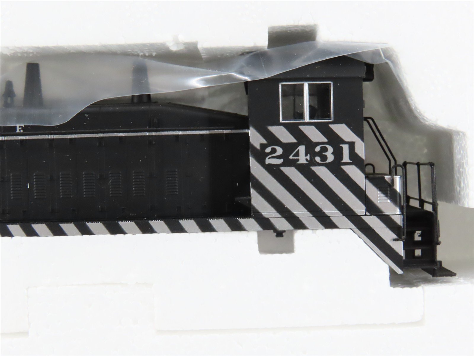HO Scale Proto 2000 8055 ATSF Santa Fe SW9/1200 Diesel Locomotive #2431