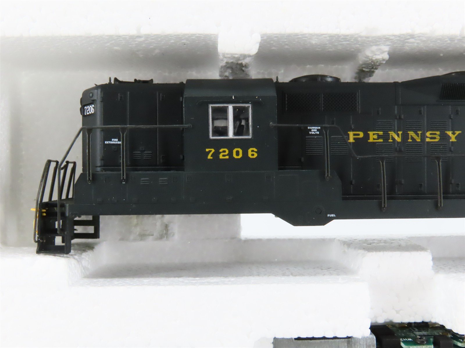 HO Scale Proto 2000 21635 PRR Pennsylvania GP9 Diesel Locomotive #7206 BAD GEARS