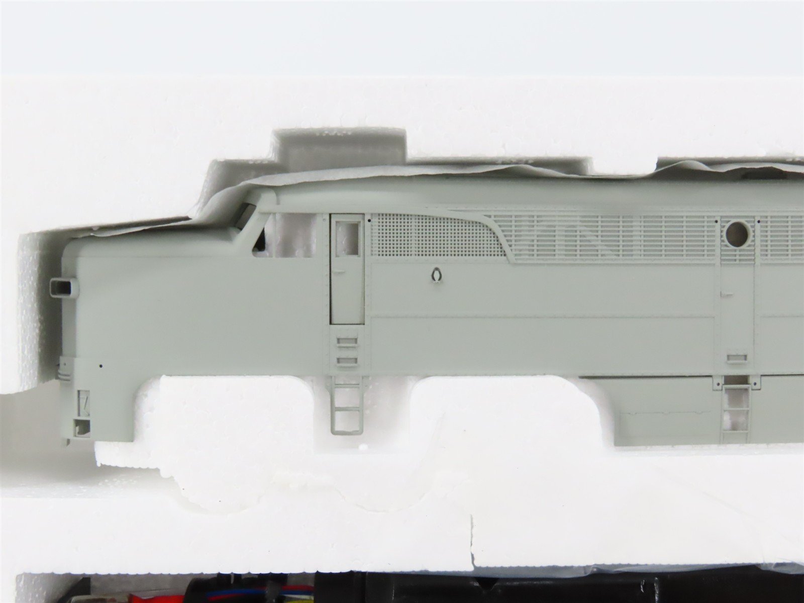 HO Scale Proto 2000 21250 Undecorated PA Diesel Locomotive