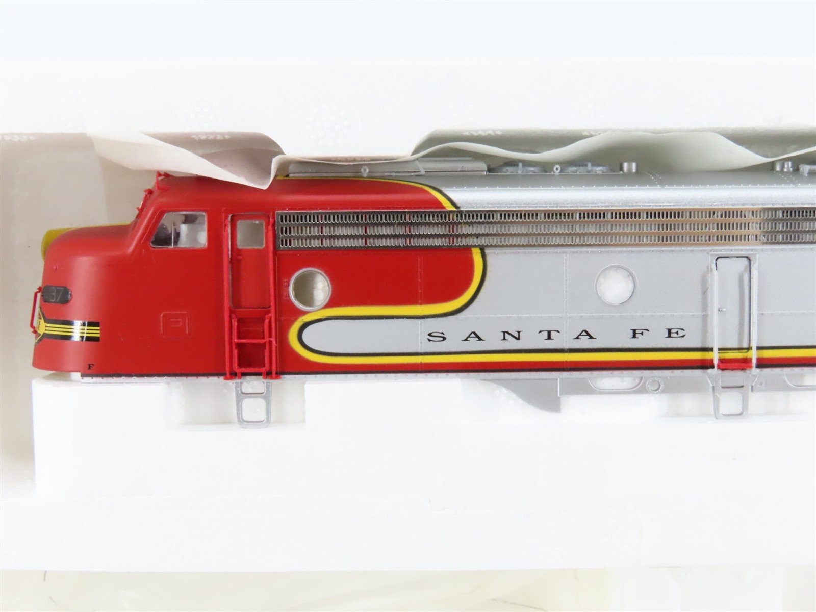 HO Scale Proto 2000 8035 ATSF Santa Fe E8/9A Diesel Locomotive #87