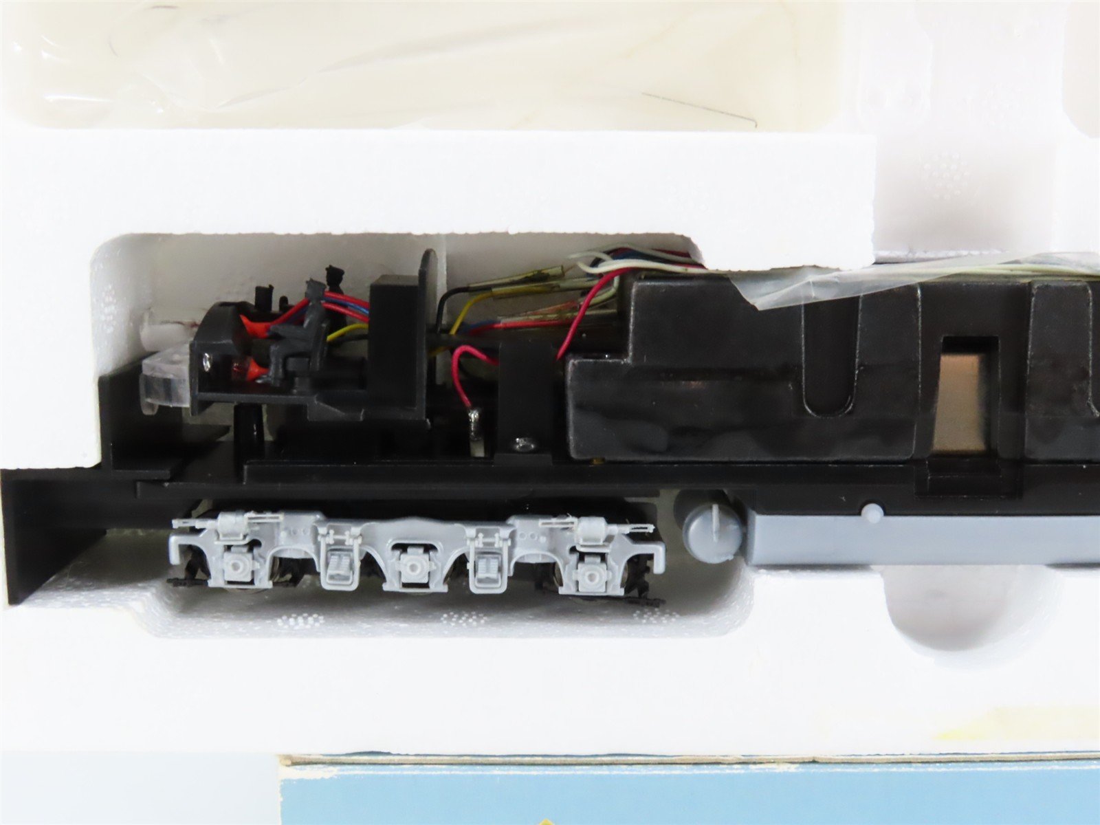 HO Scale Proto 2000 8035 ATSF Santa Fe E8/9A Diesel Locomotive #87