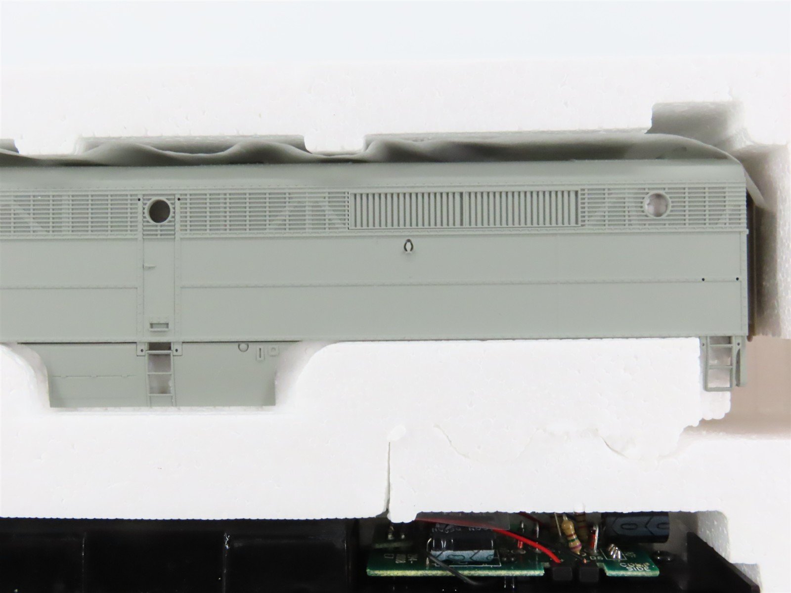 HO Scale Proto 2000 21250 Undecorated PA Diesel Locomotive