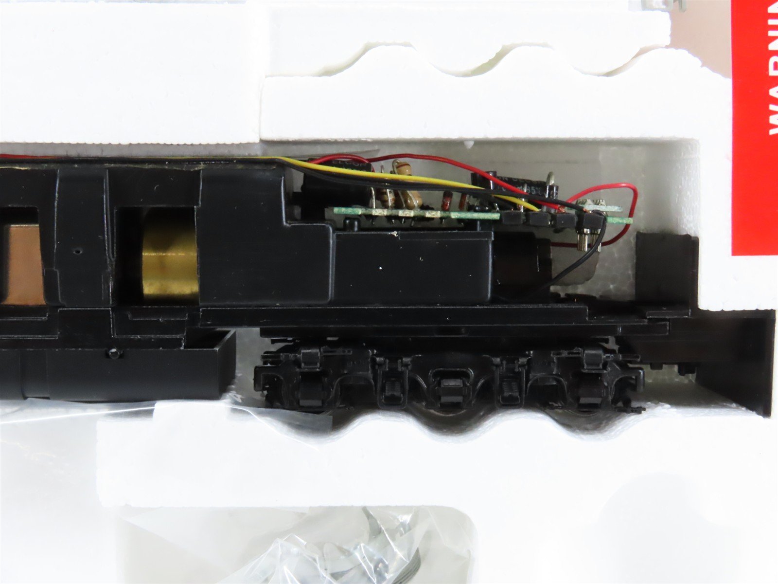 HO Scale Proto 2000 21272 Undecorated E7A Diesel Locomotive