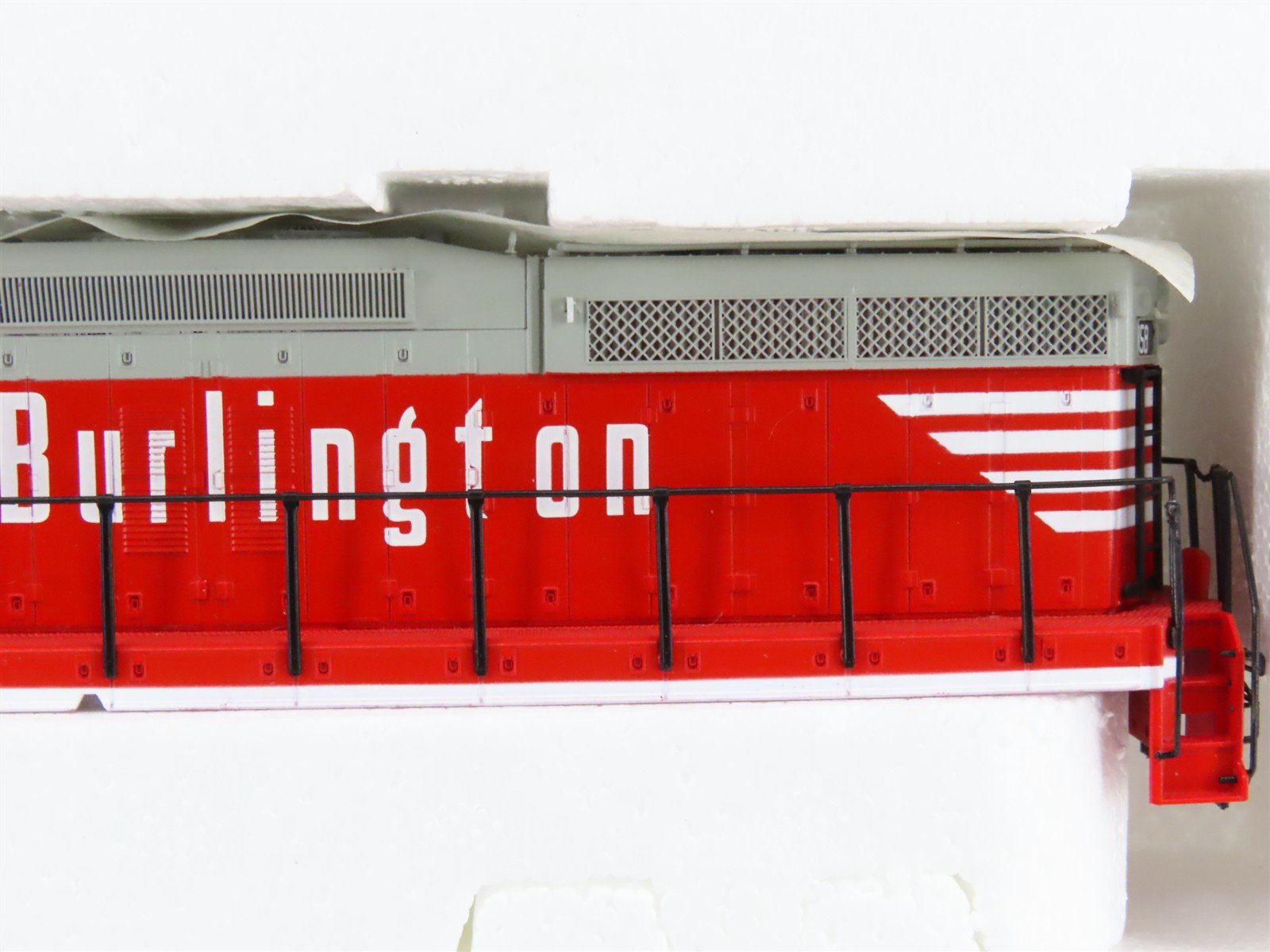 HO Scale Proto 2000 21187 CBQ Burlington SD9 Diesel Locomotive #358