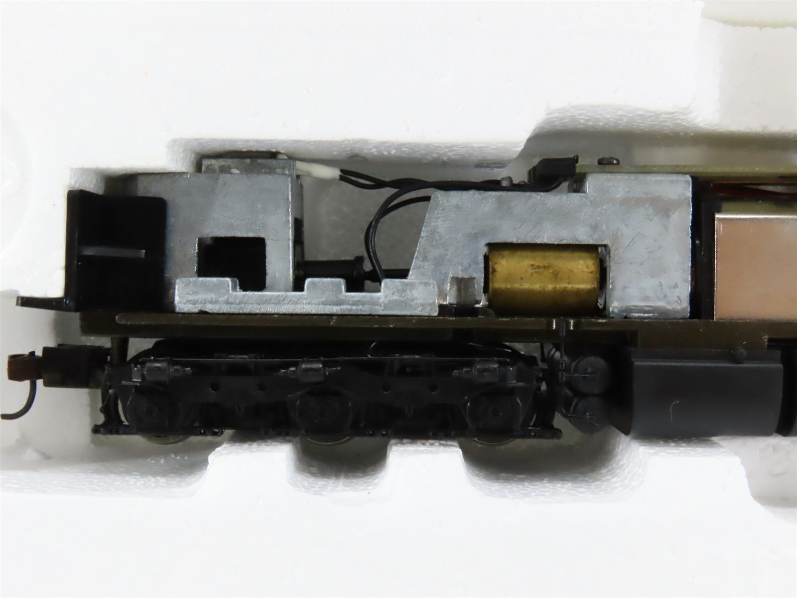 HO Scale Proto 2000 21190 GN Great Northern SD9 Diesel Locomotive #579
