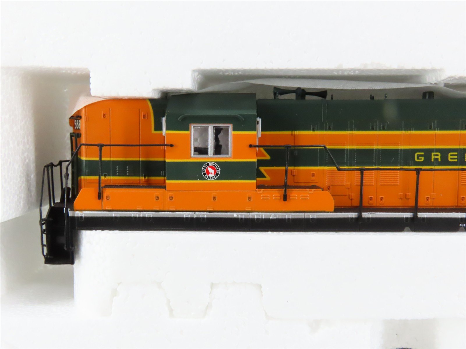 HO Scale Proto 2000 8014 GN Great Northern SD7 Diesel Locomotive #568
